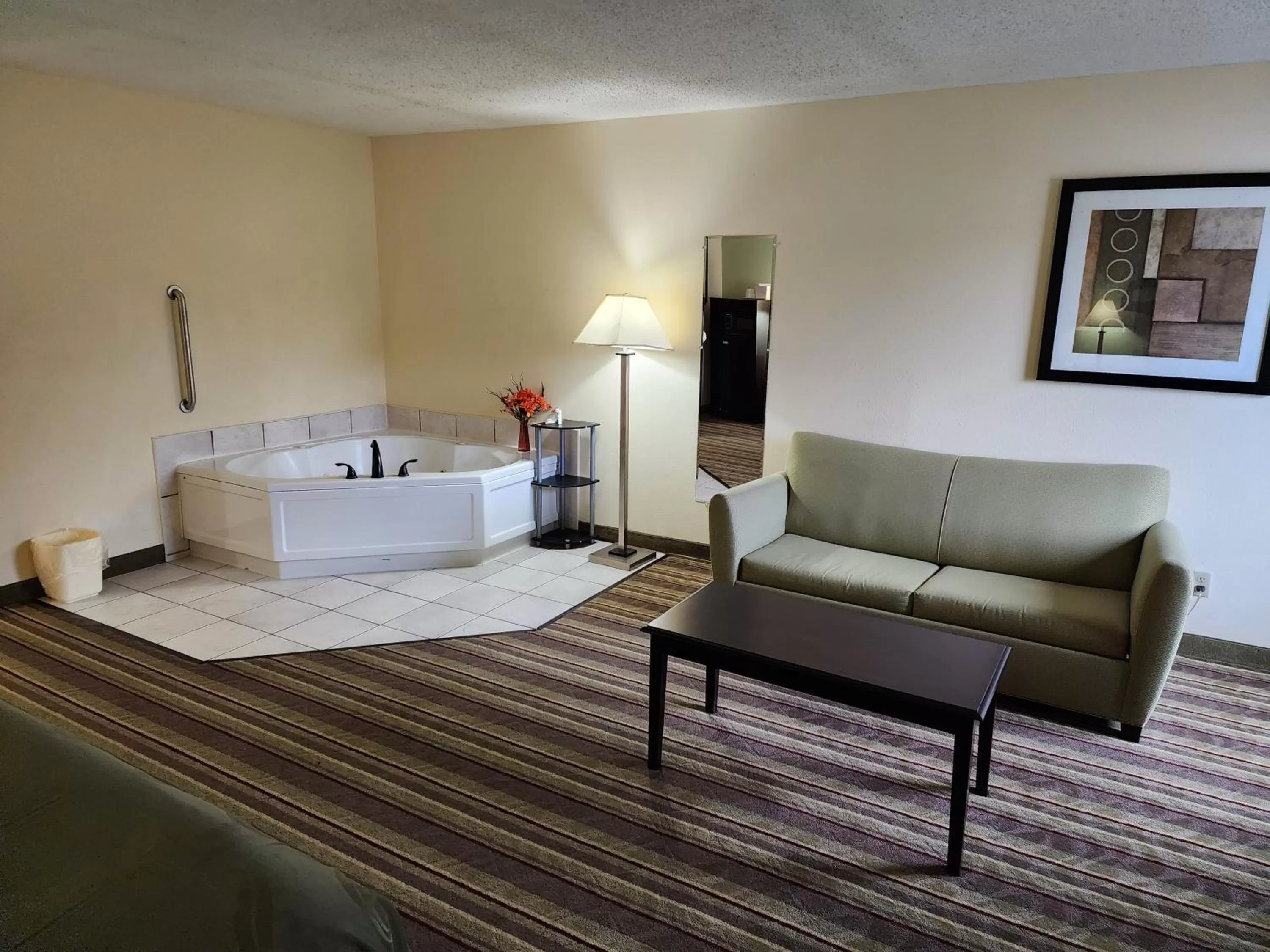 Bed in Quality Inn Wheelersburg