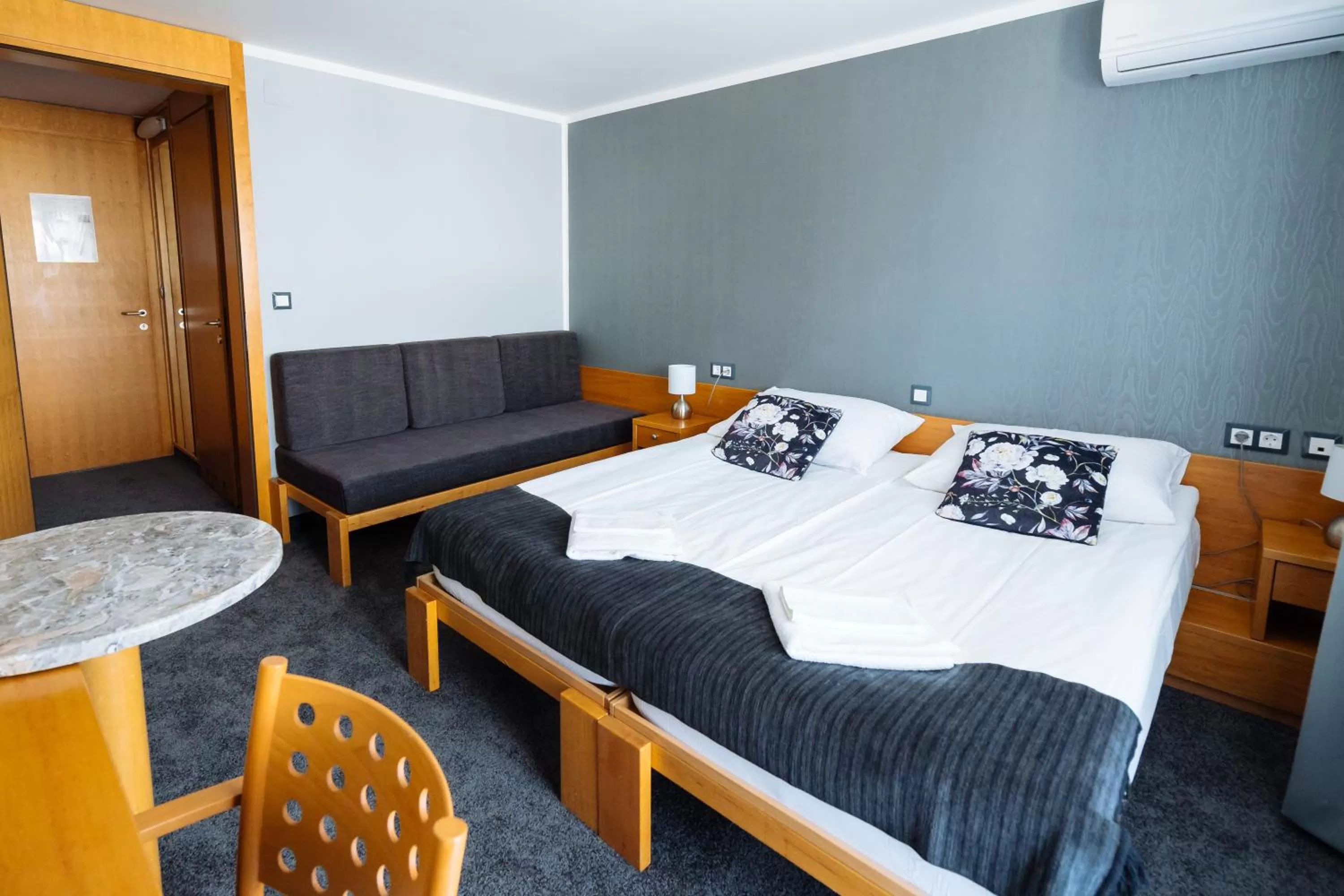 Photo of the whole room, Bed in Hotel GH Kolinska