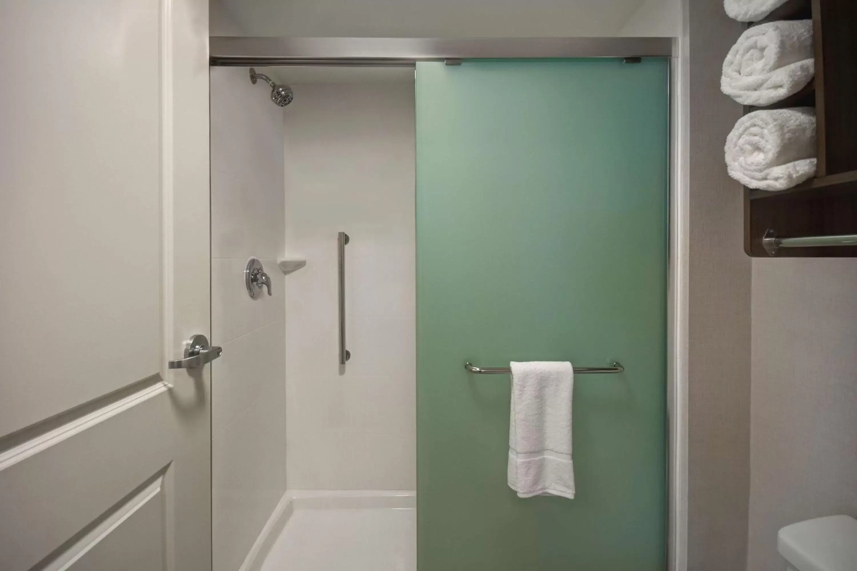 Bathroom in Homewood Suites By Hilton Orlando Flamingo Crossings, Fl