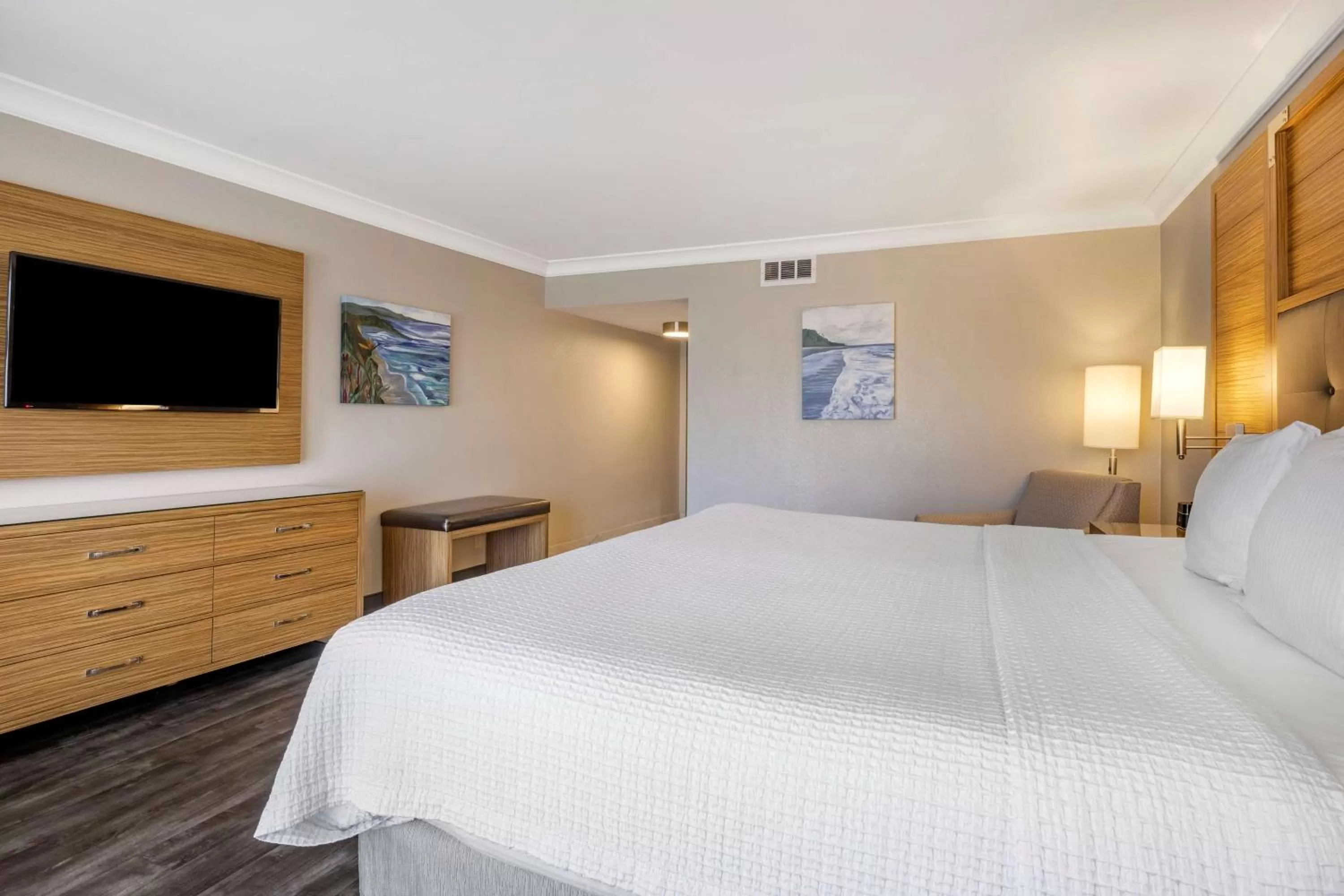 Bedroom, Bed in The Encinitan Hotel & Suites