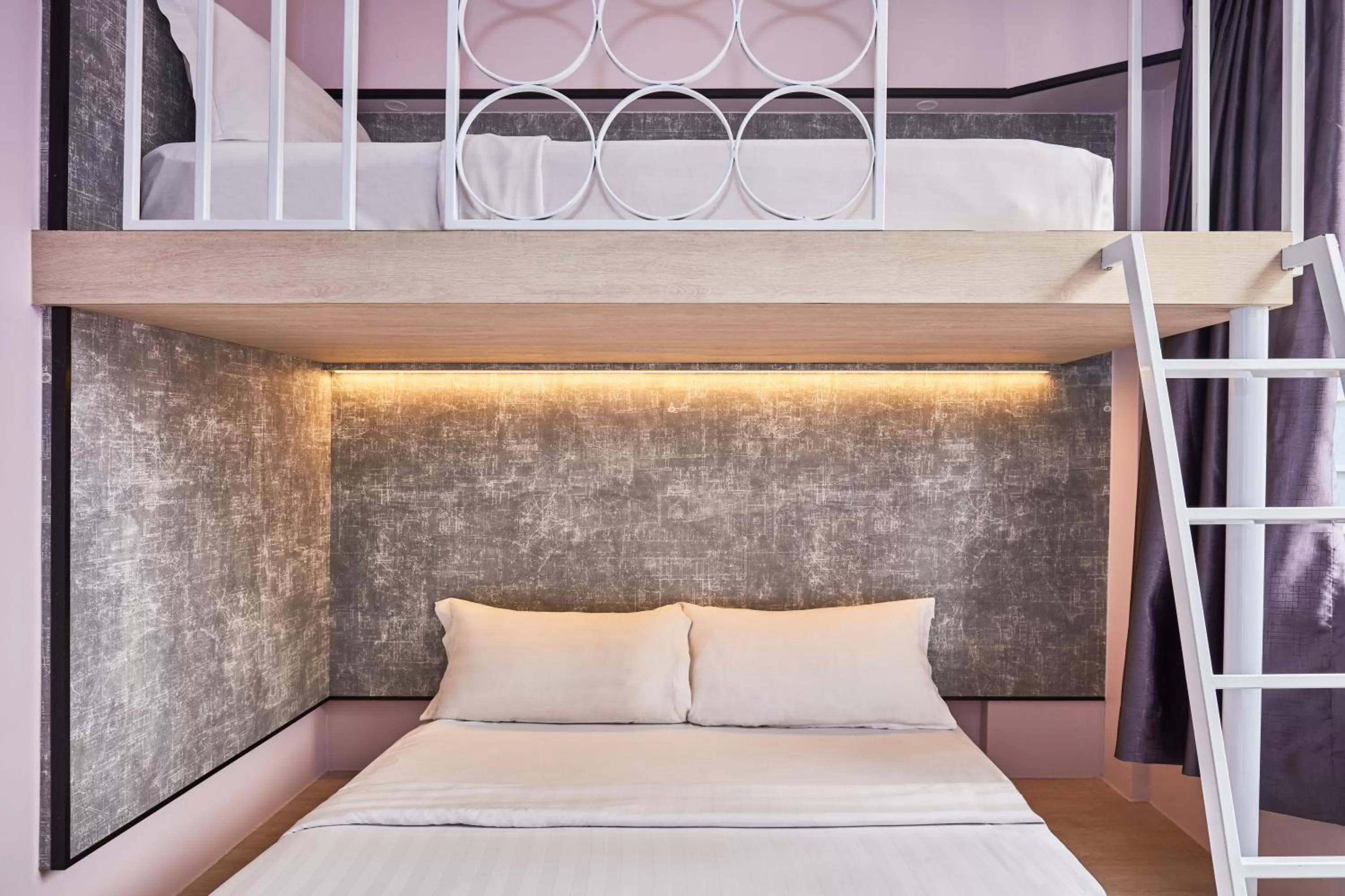 Bed in ibis budget Singapore Pearl