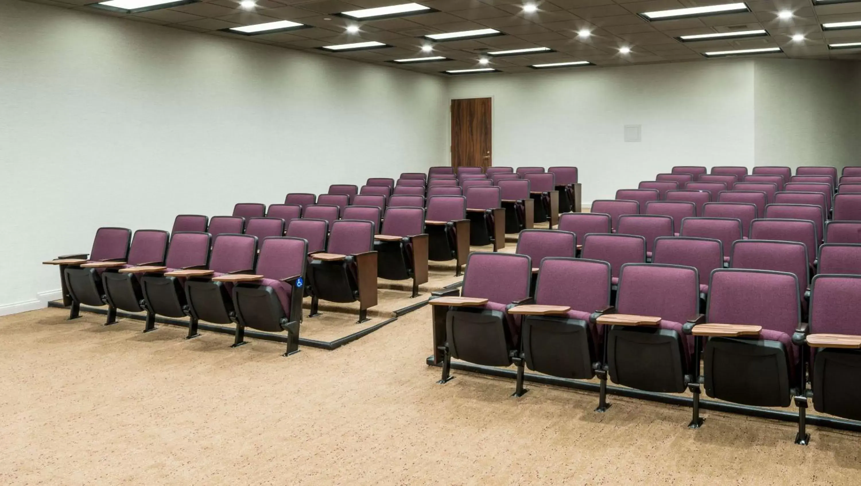 Meeting/conference room in Hilton Washington DC/Rockville Hotel & Executive Meeting Center