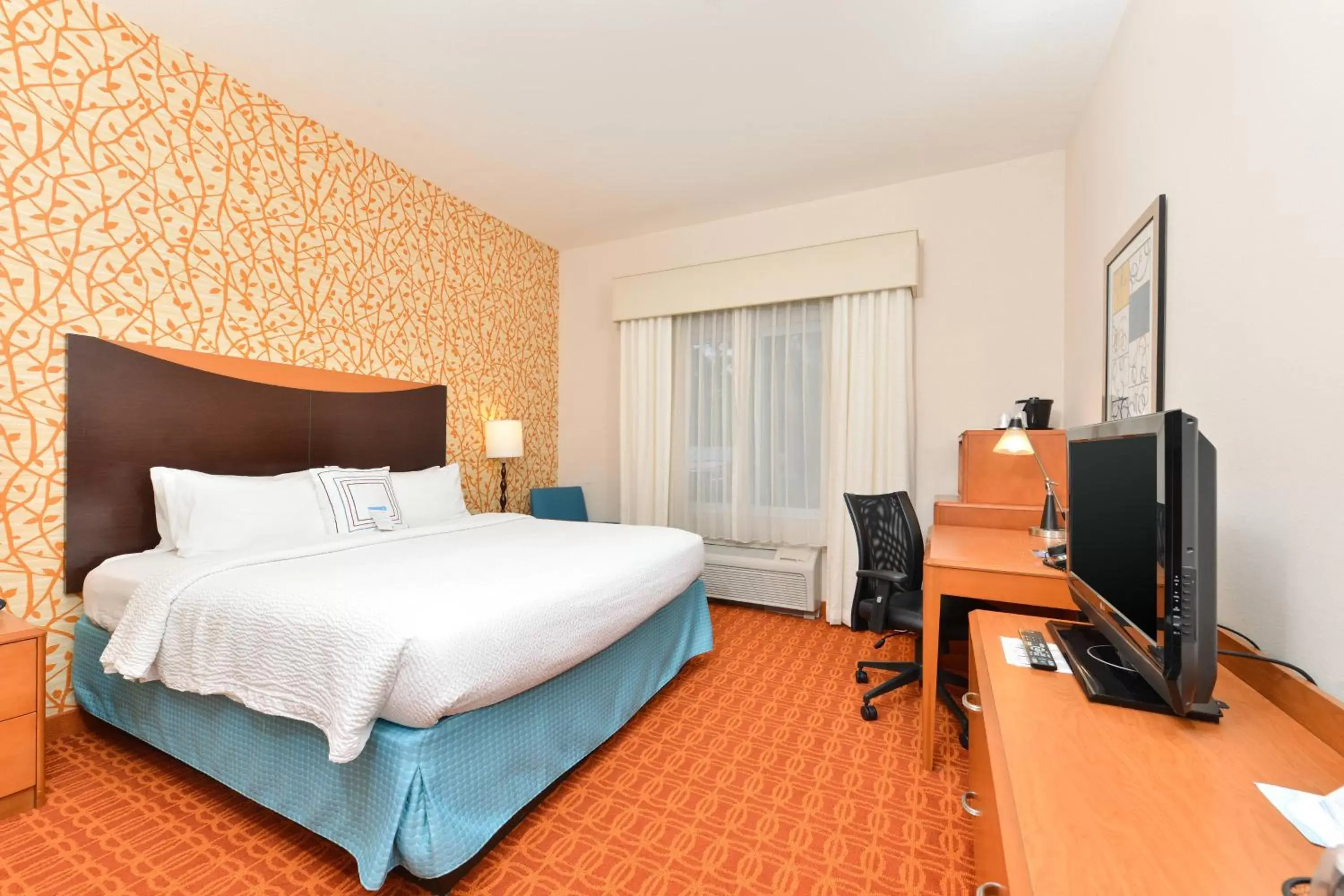 Photo of the whole room, Bed in Fairfield Inn & Suites Kingsland