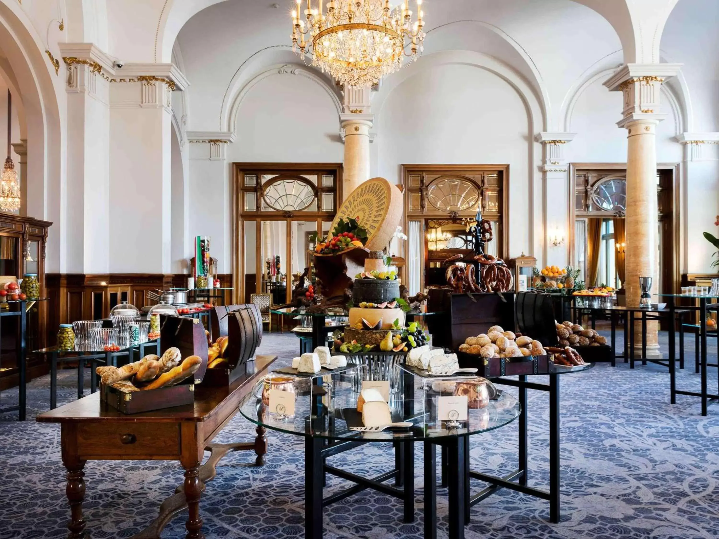 Restaurant/Places to Eat in Fairmont Le Montreux Palace