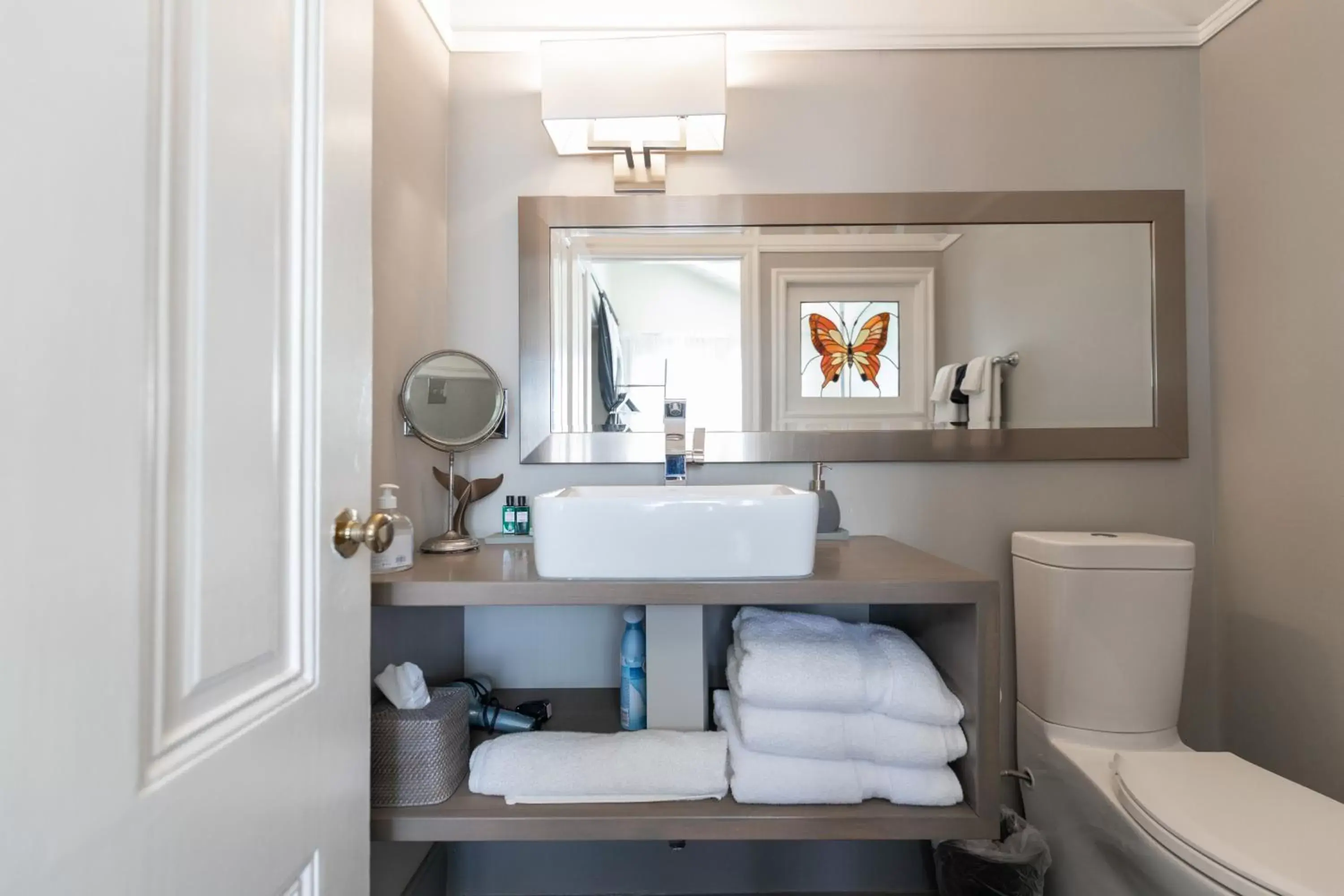 Bathroom in Nantucket Whale Inn, Half Moon Bay