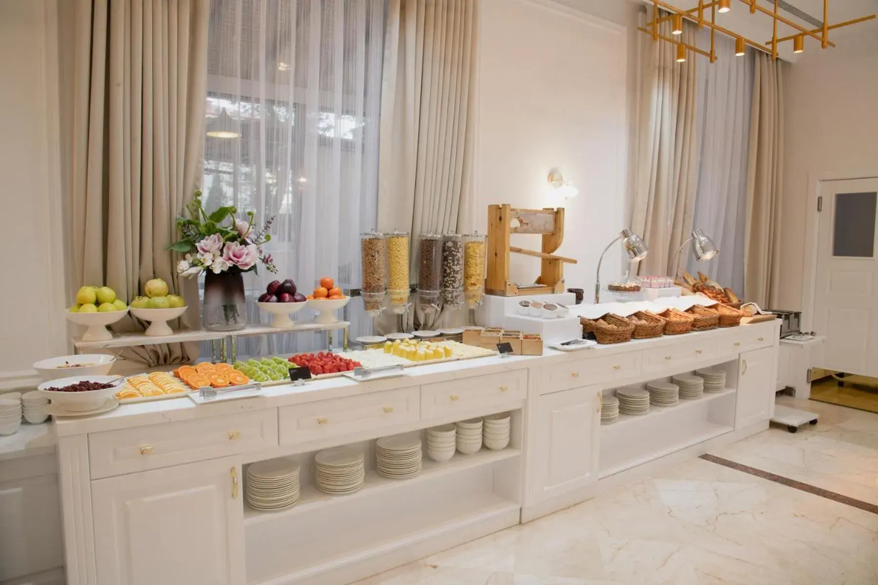 Restaurant/places to eat, Kitchen/Kitchenette in Tashkent Palace Hotel