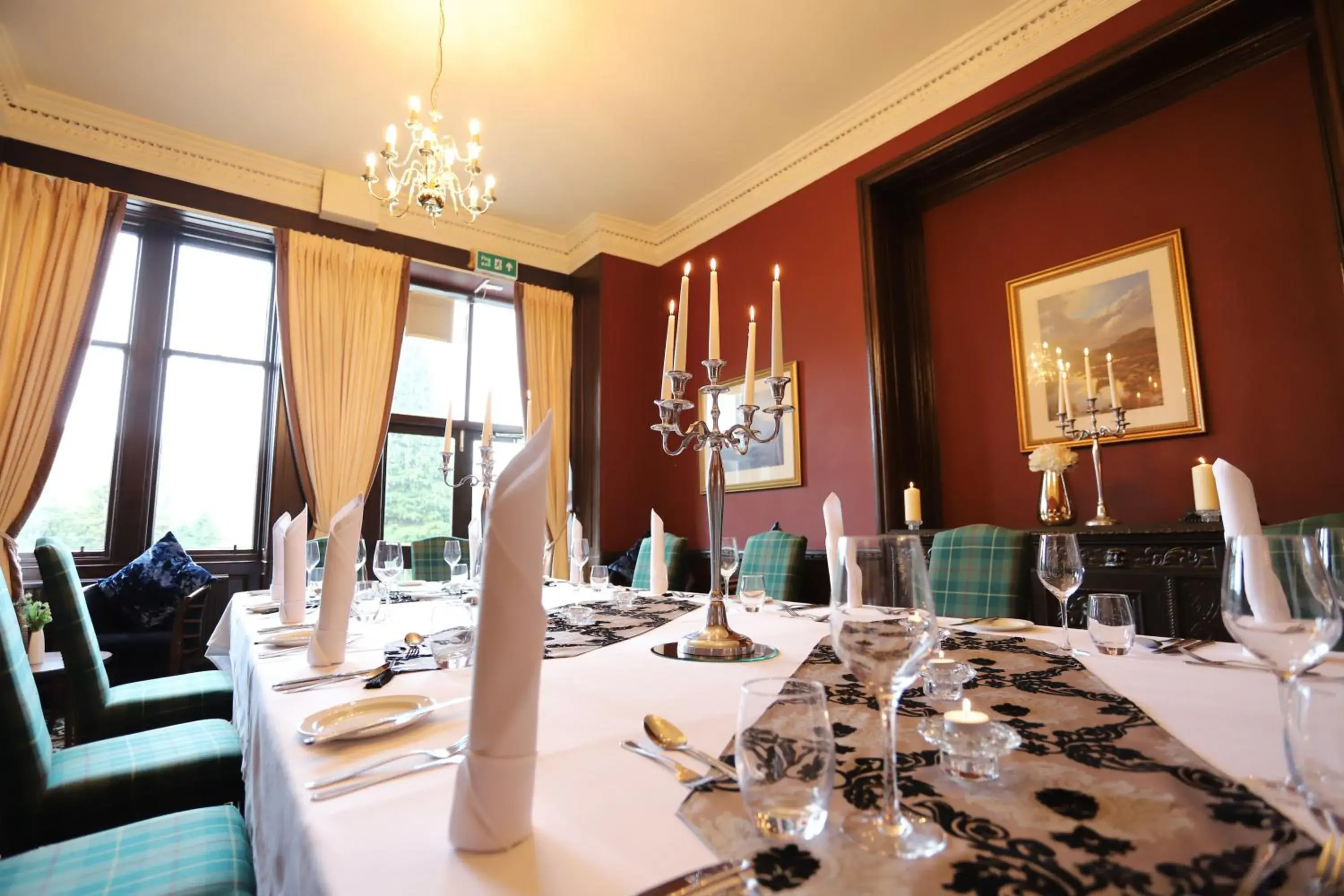 Meeting/conference room, Restaurant/Places to Eat in Ben Wyvis Hotel