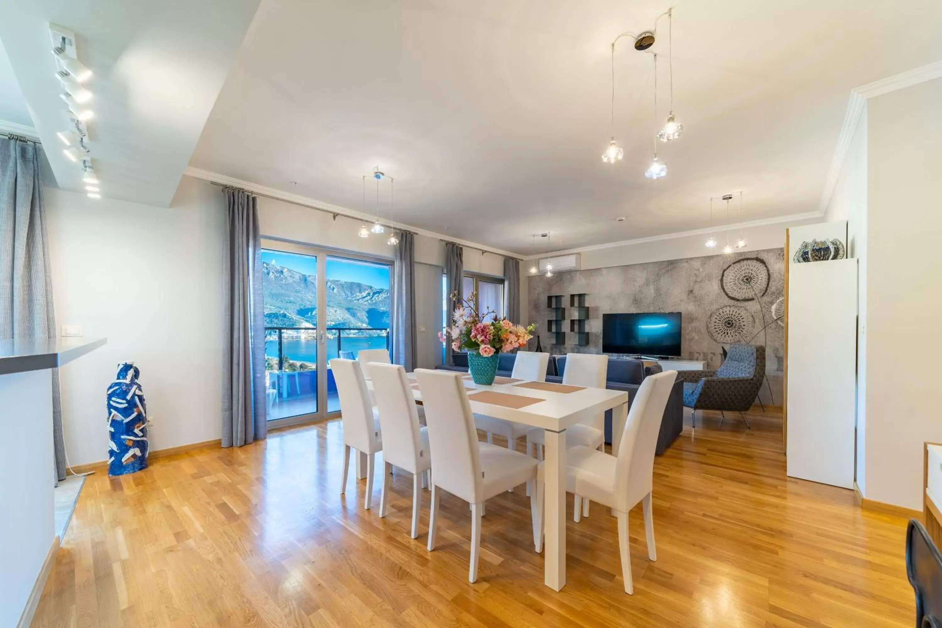 Dining Area in Hotel Harmonia by Dukley