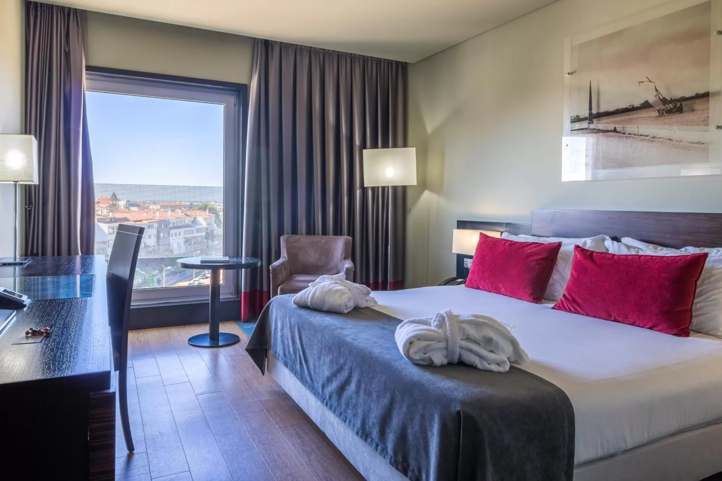 Bedroom, Bed in Melia Ria Hotel & Spa