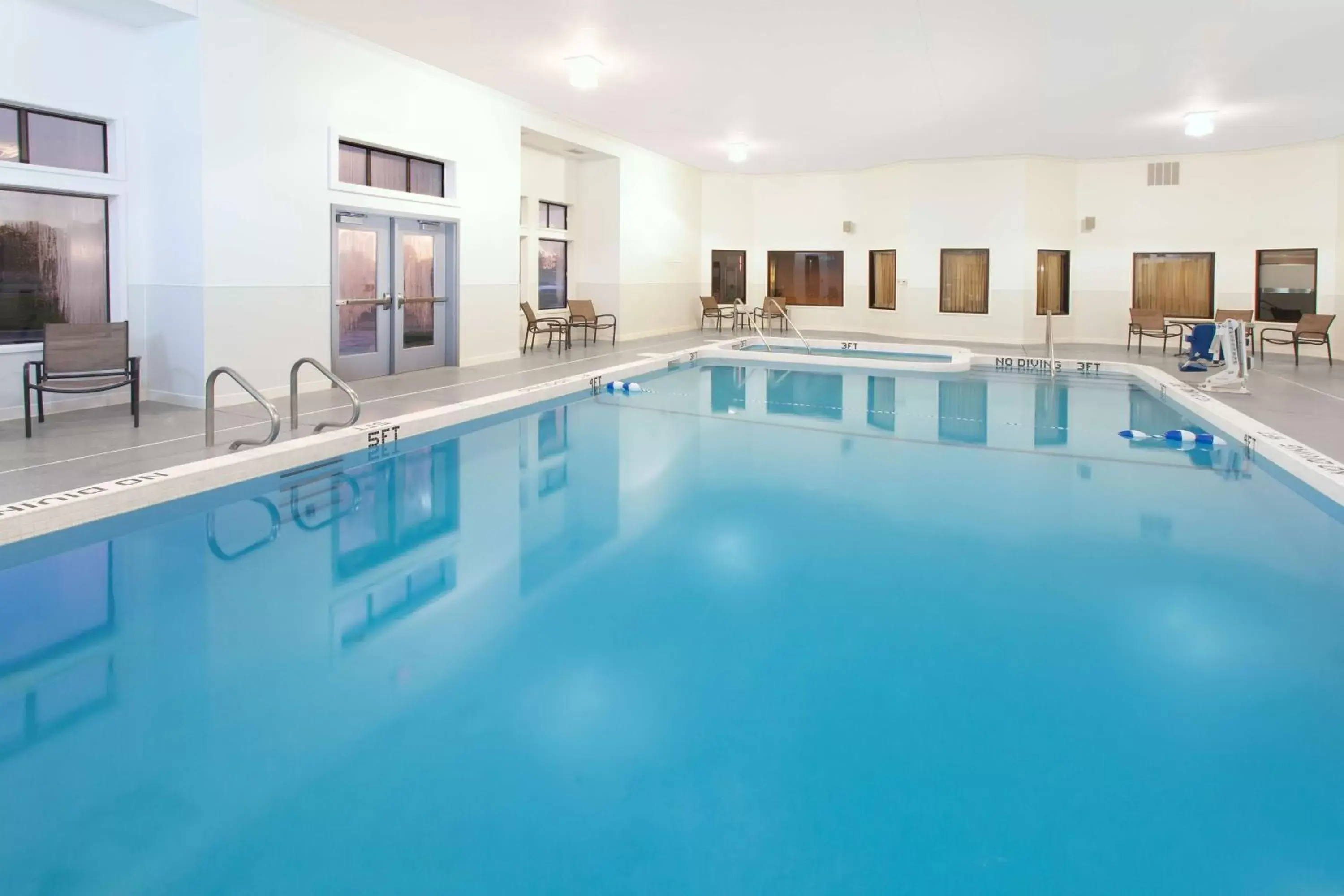 Pool view, Swimming Pool in Hampton Inn Birch Run