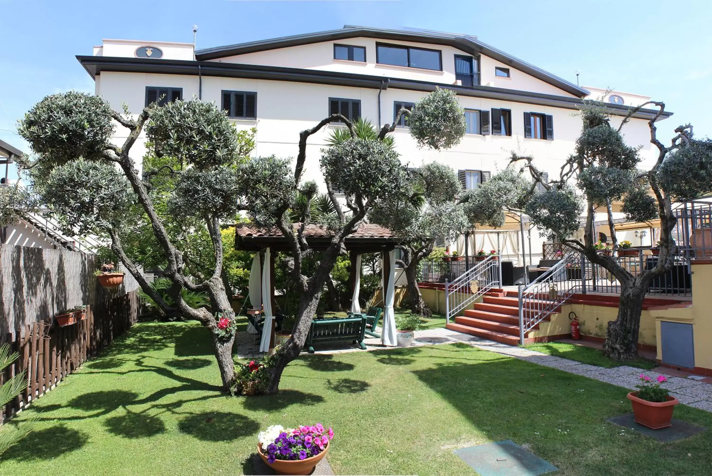 Garden, Property Building in Hotel Nespolo D'Oro