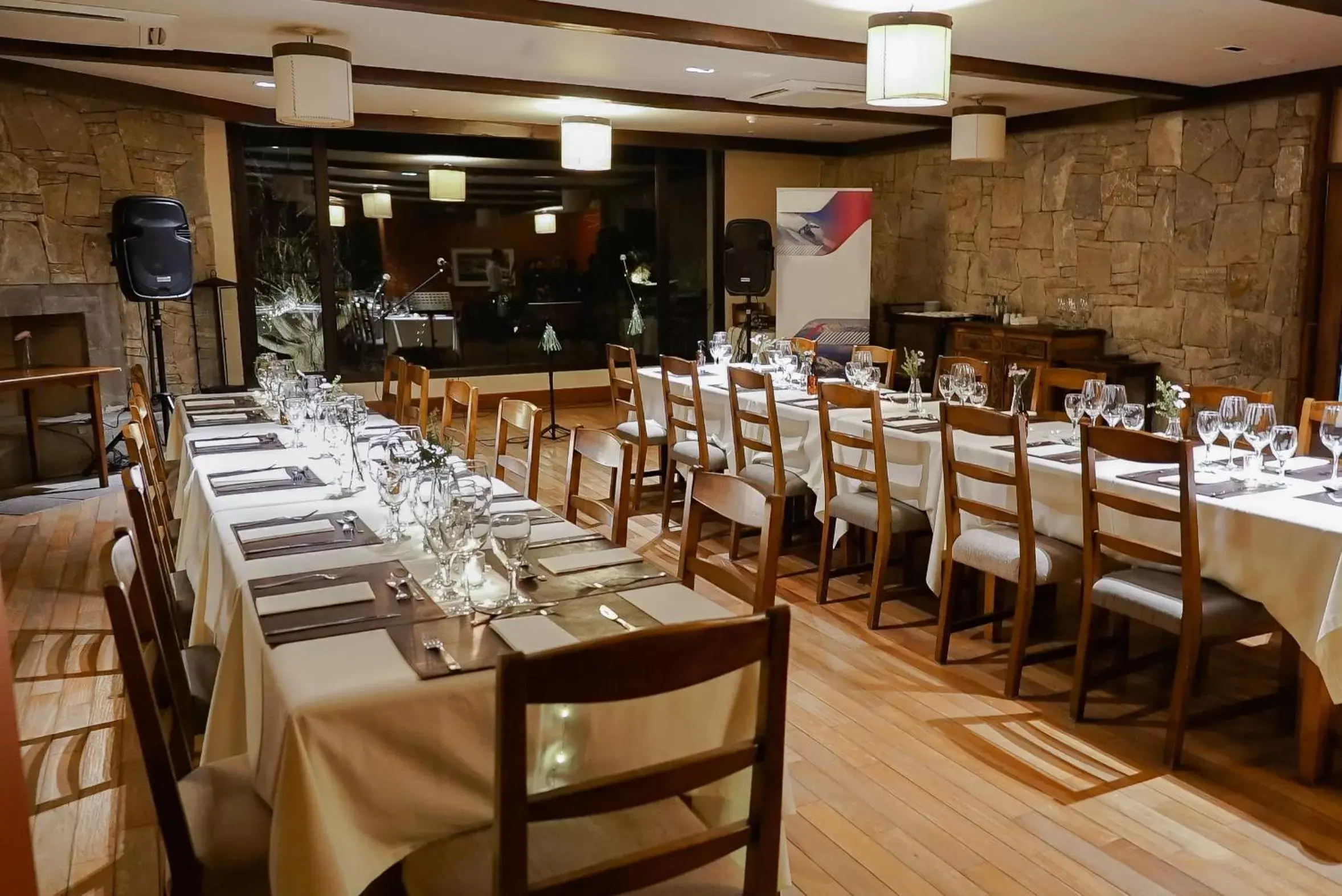 Restaurant/Places to Eat in Loi Suites Chapelco Hotel