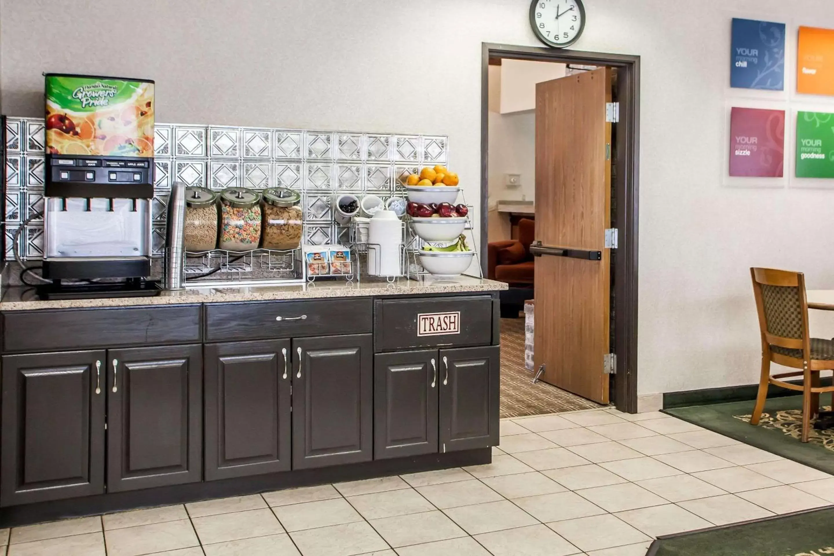 Restaurant/places to eat in Comfort Suites Peoria I-74