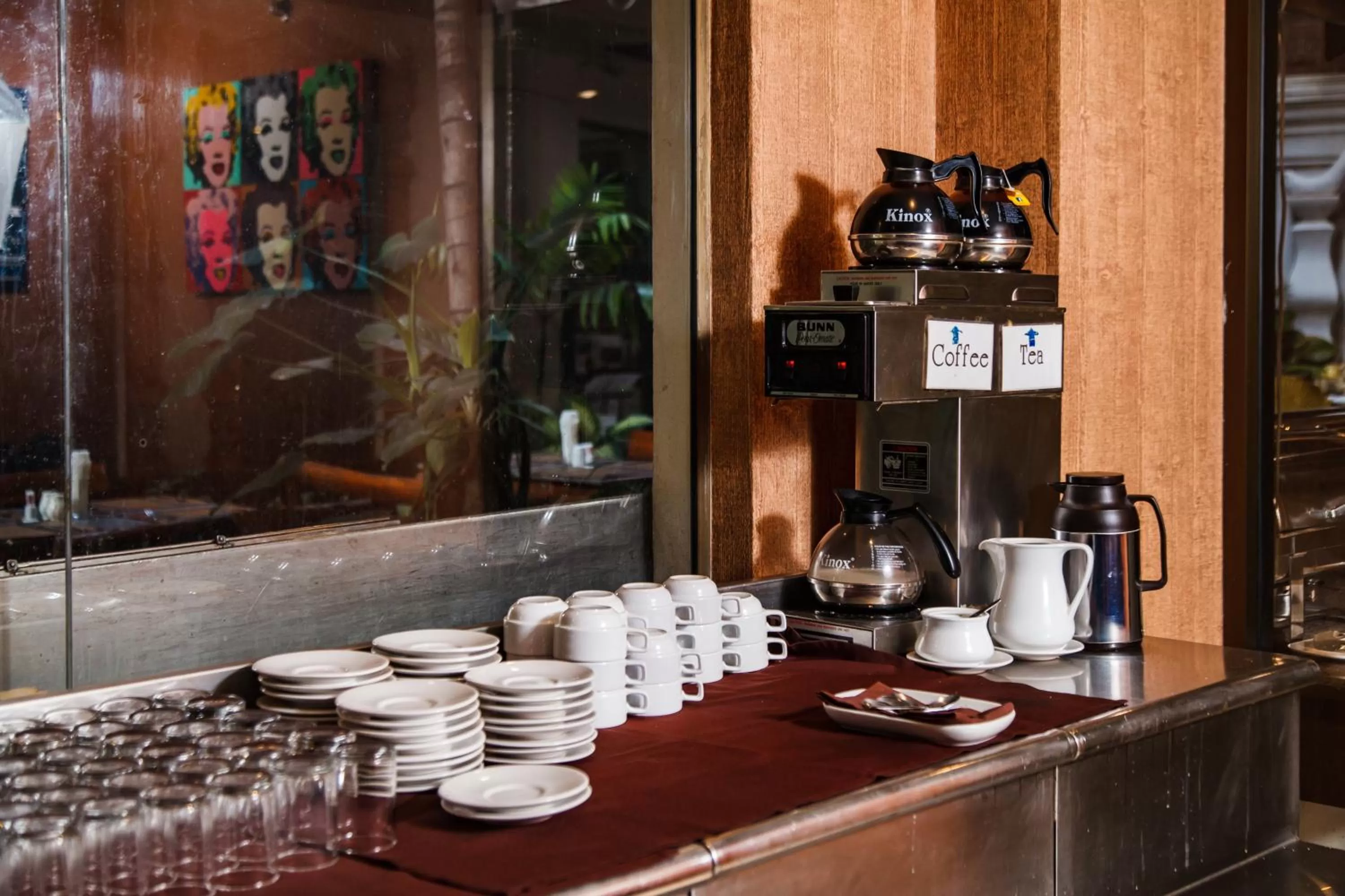 Coffee/tea facilities in Raming Lodge Hotel