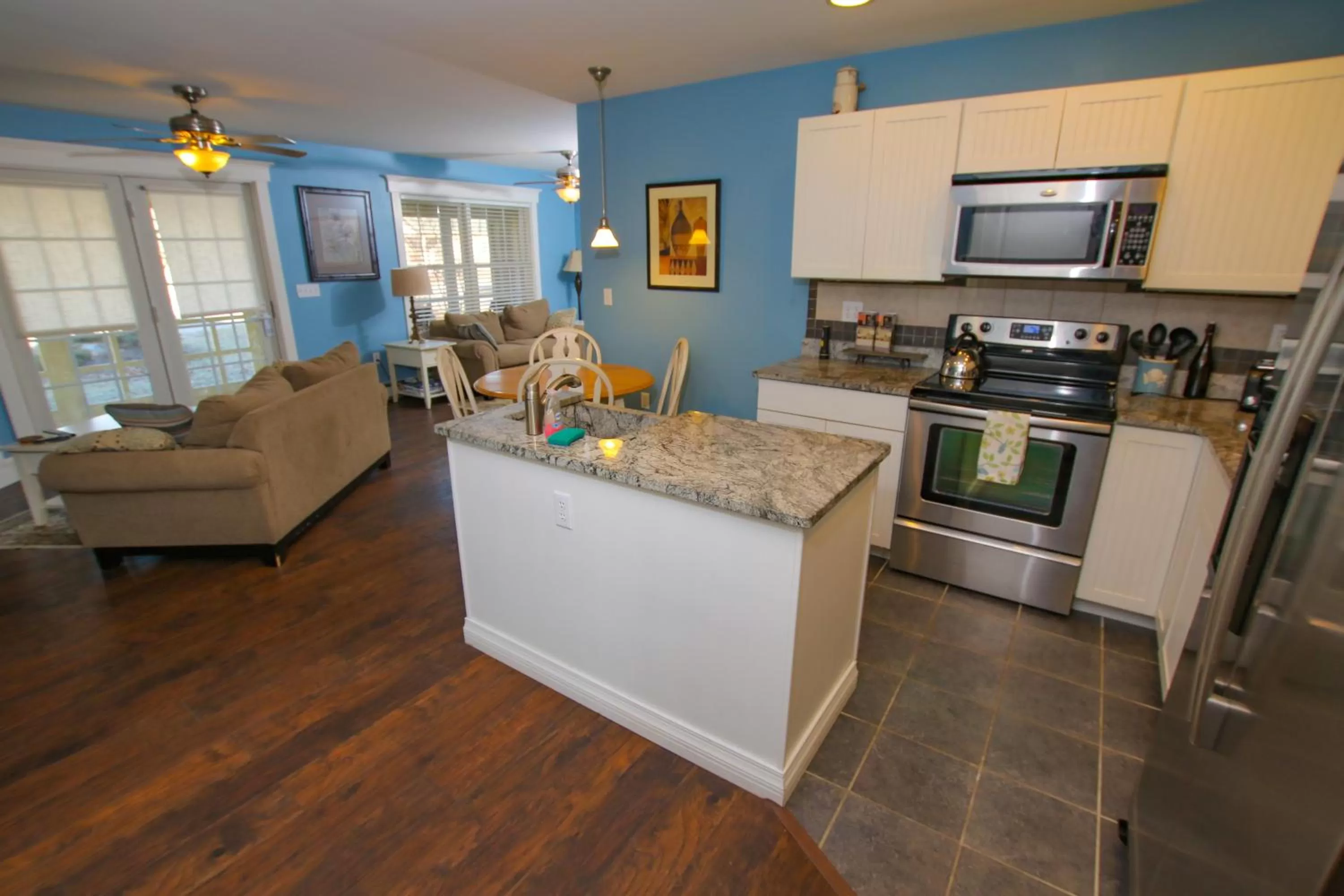 Kitchen/Kitchenette in Sheepscot Harbour Village Resort