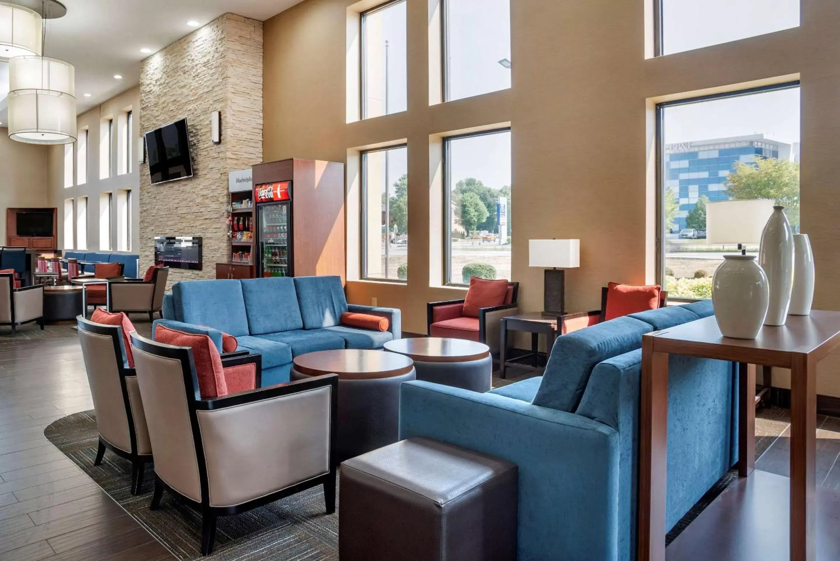 Lobby or reception, Lounge/Bar in Comfort Suites Hagerstown