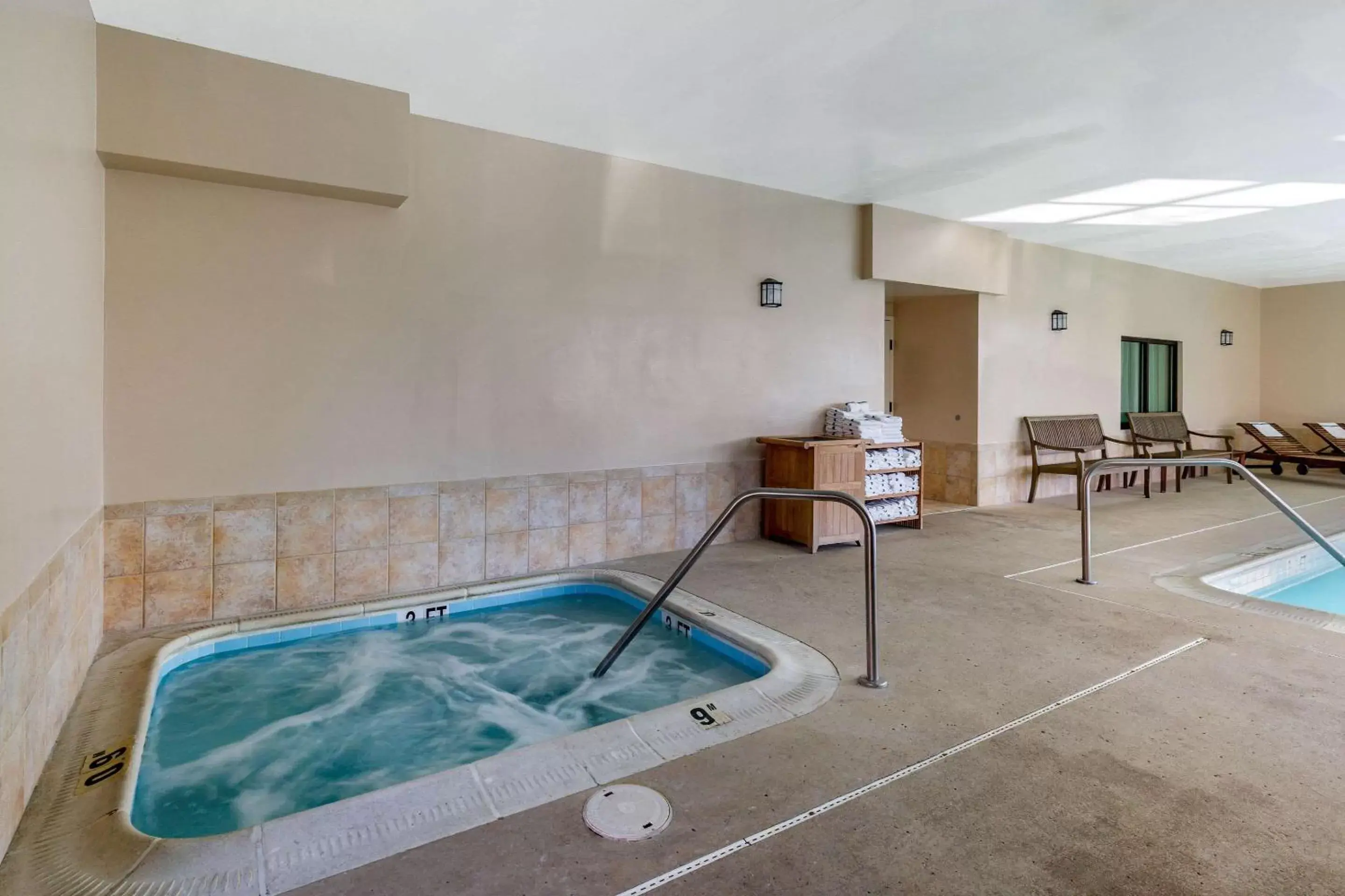 On site, Spa/Wellness in Comfort Suites