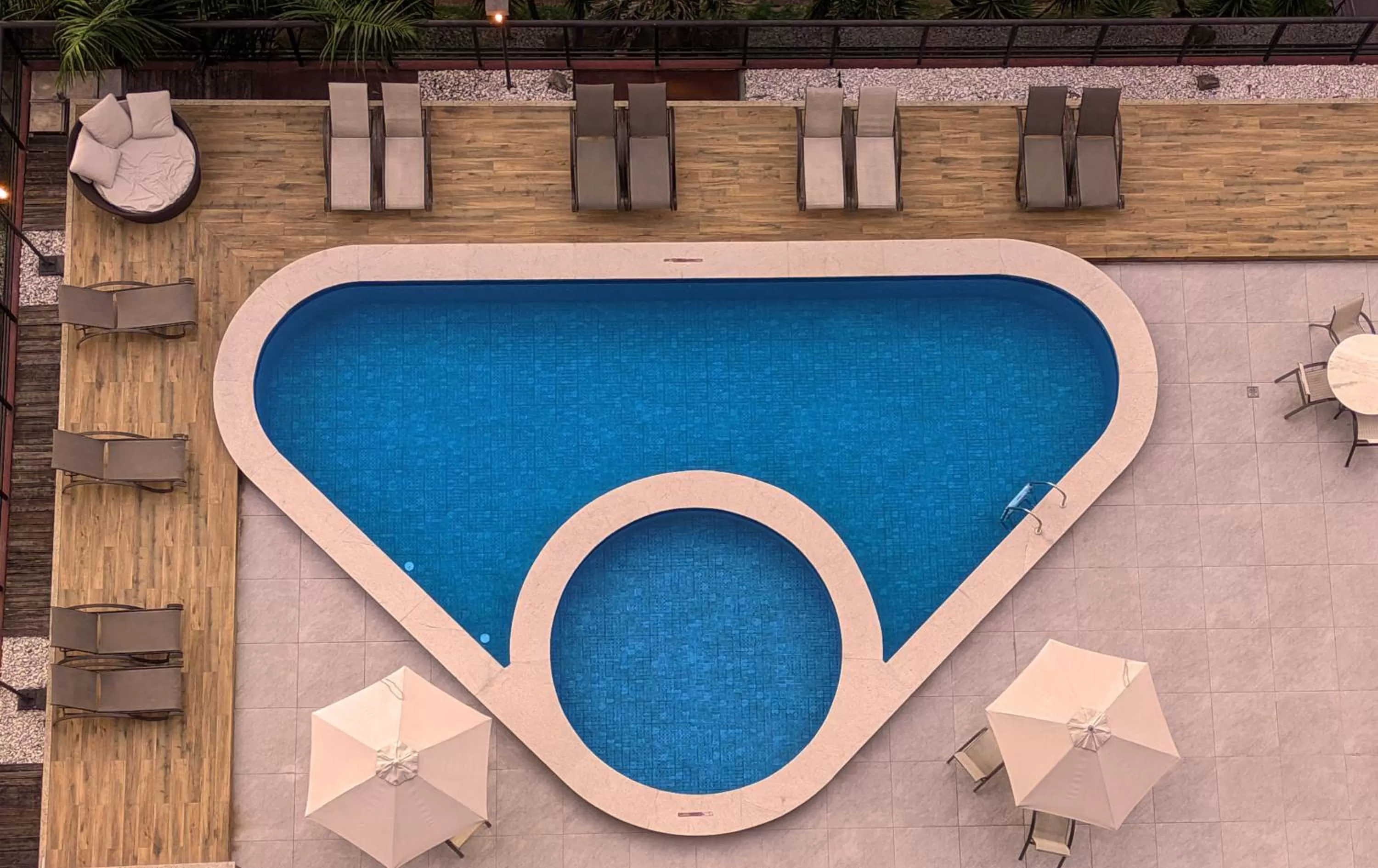 Swimming pool in Kubitschek Plaza Hotel