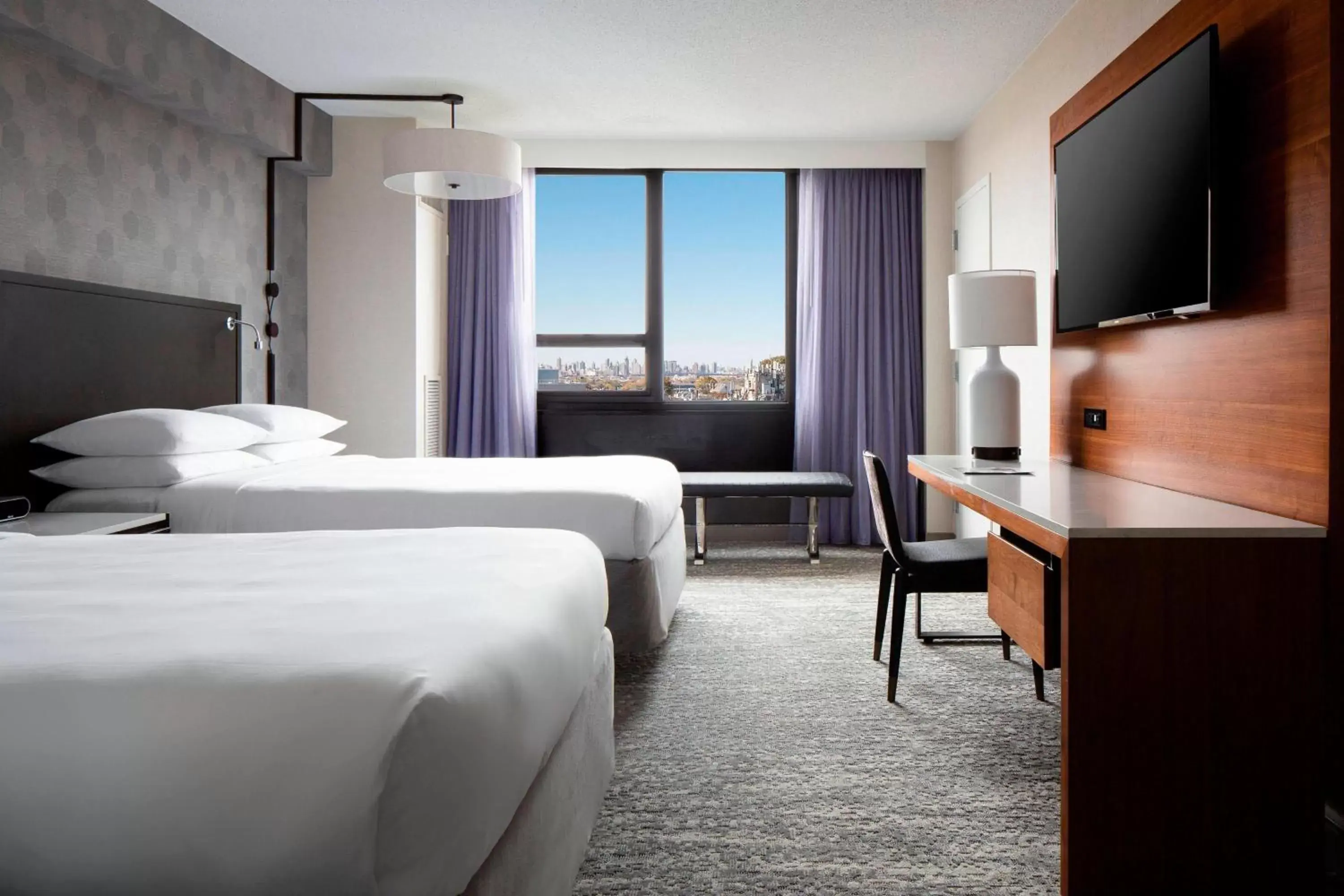Photo of the whole room in New York LaGuardia Airport Marriott
