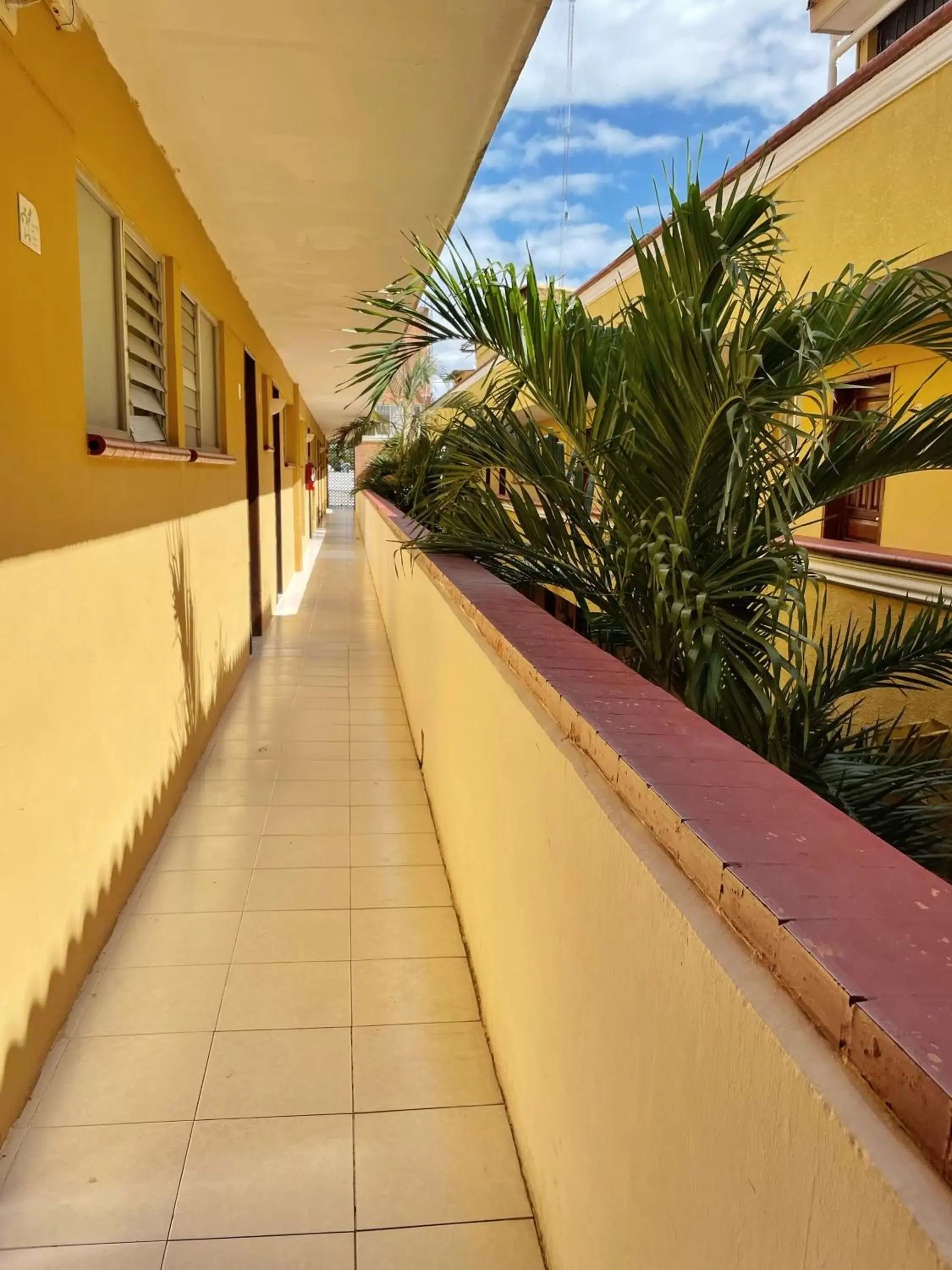 Property building, Balcony/Terrace in Suites Cancun Center