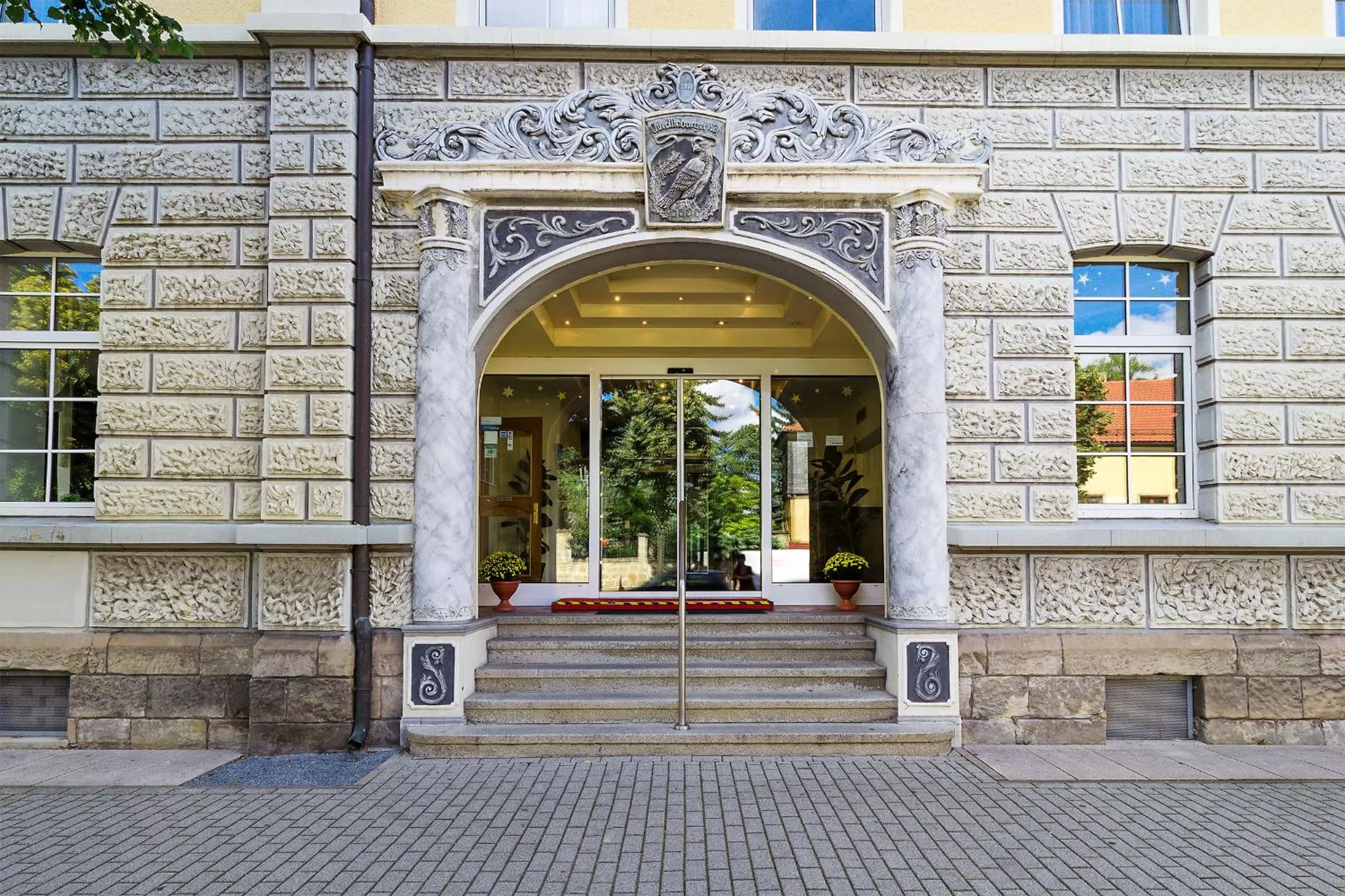 Facade/entrance in REGIOHOTEL Quedlinburger Hof - #HistorischerCharme #ZentraleLage #Wellness #FreeParking