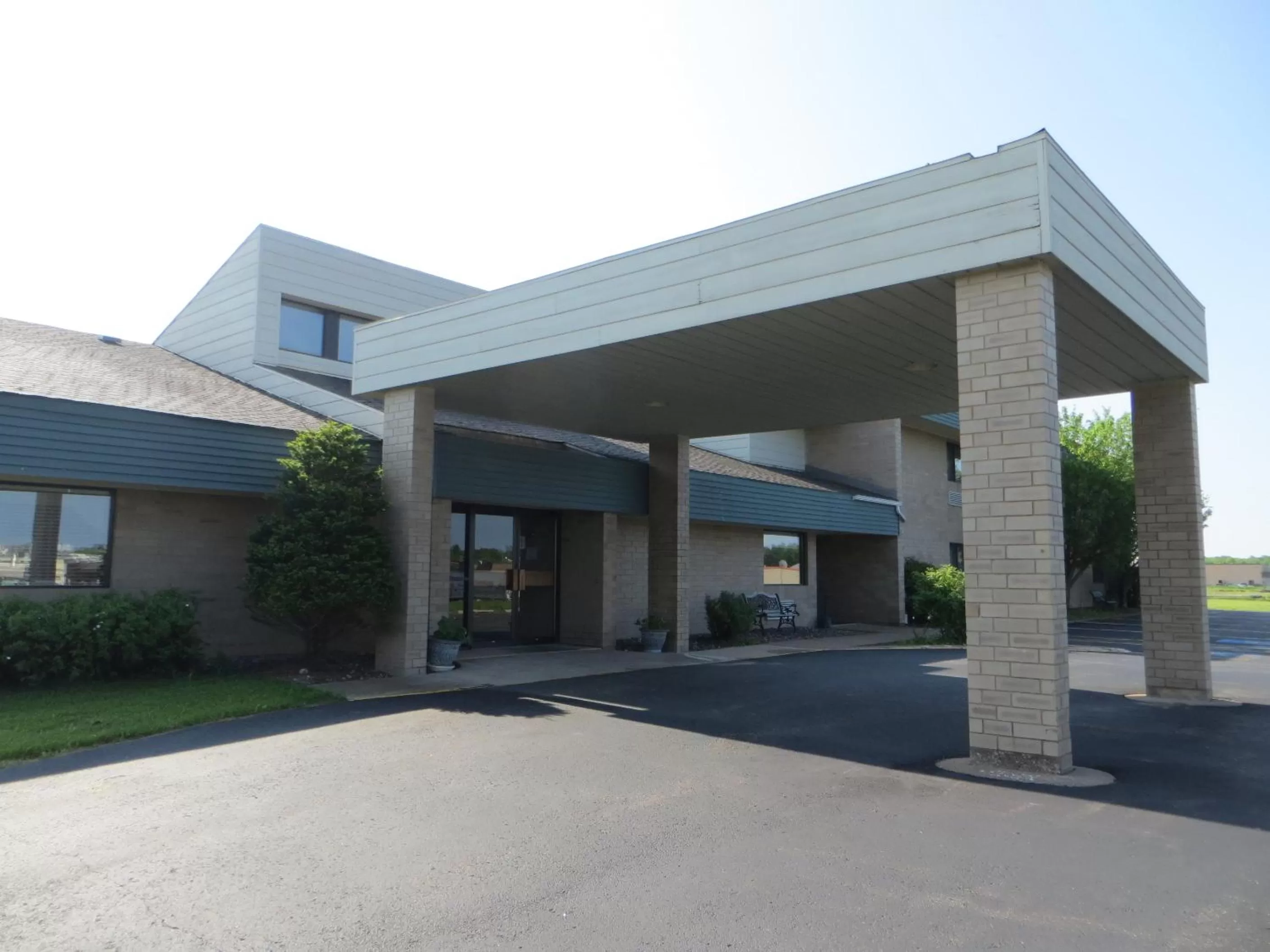 Facade/entrance in Abby Inn