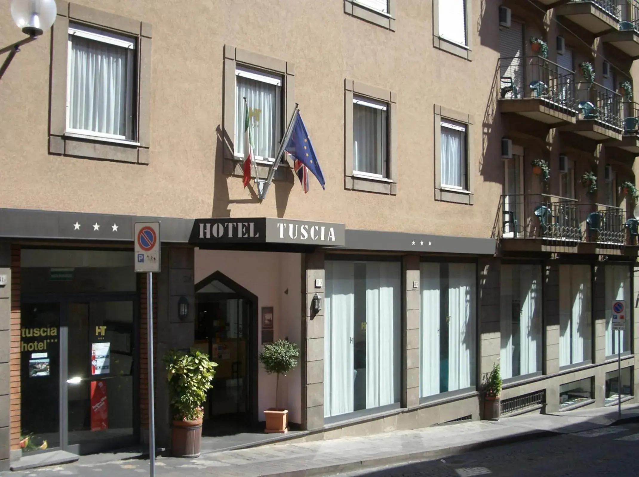 Facade/entrance in Tuscia Hotel