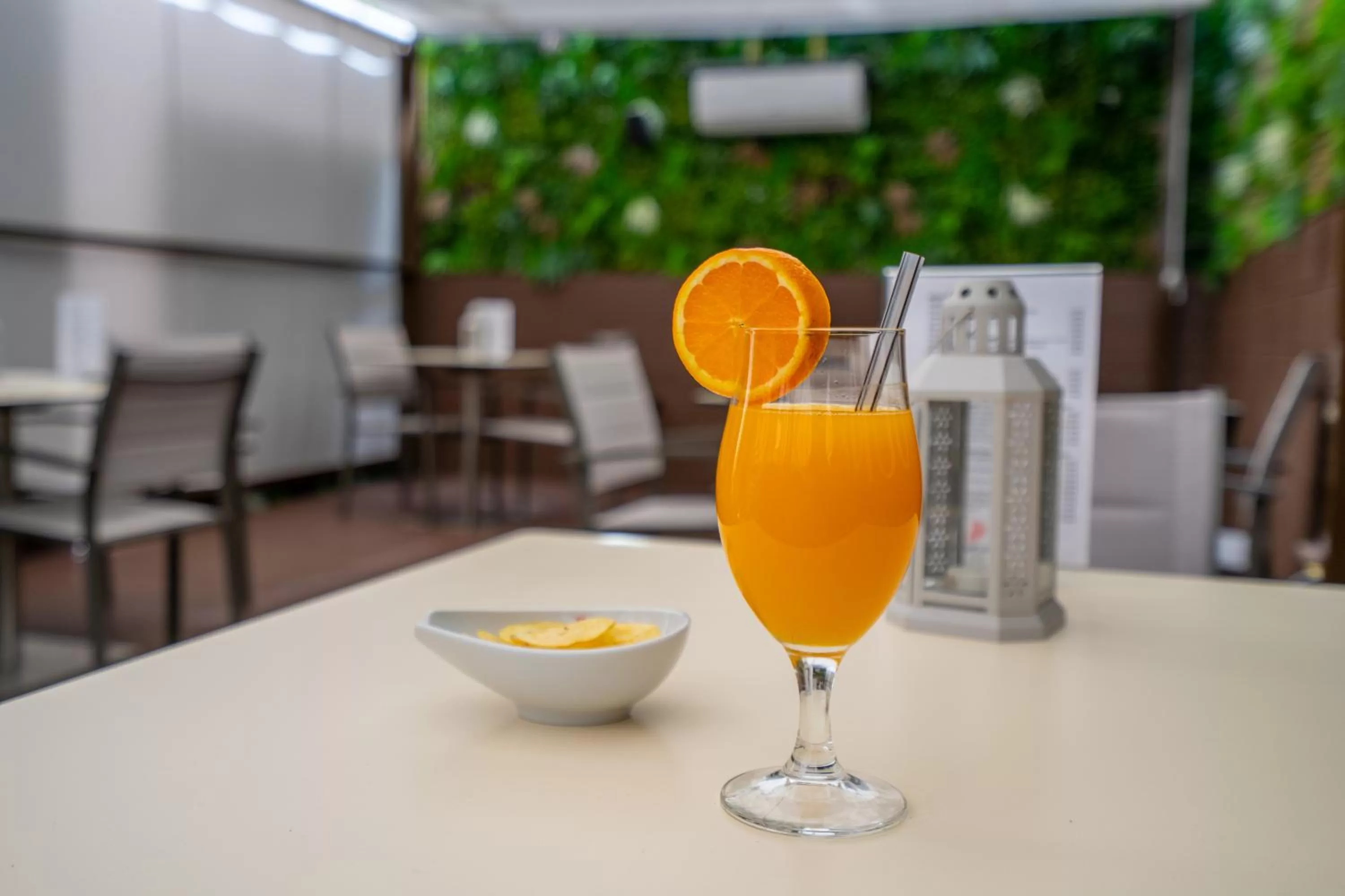 Restaurant/places to eat in Dinya Lisbon Hotel