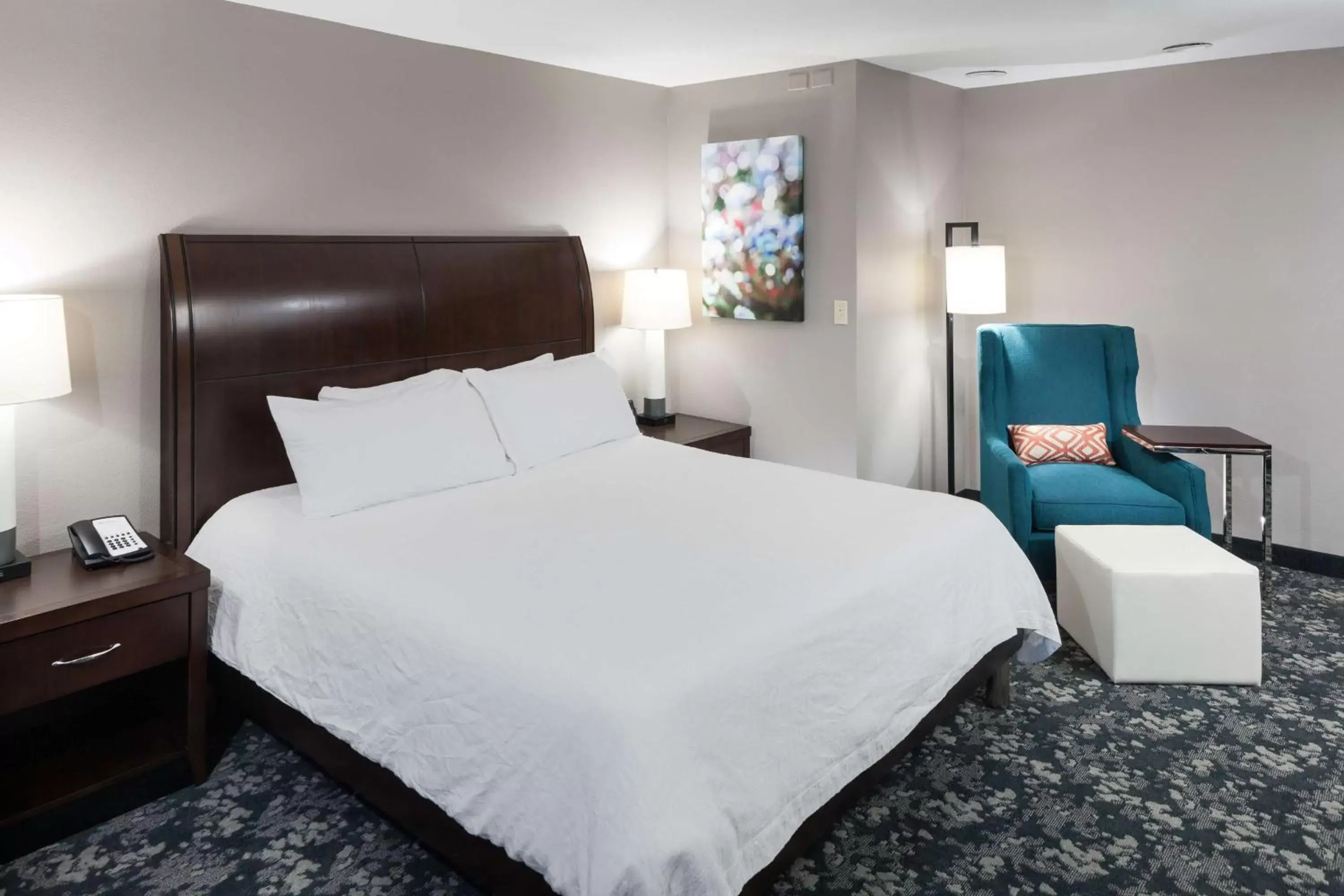 Bed in Hilton Garden Inn Cincinnati/Mason