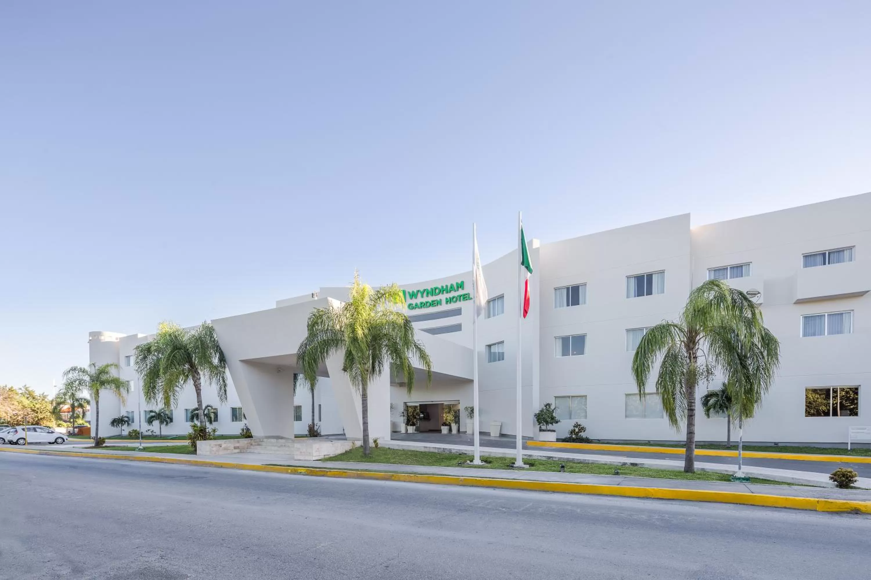 Property building in Wyndham Garden Playa del Carmen