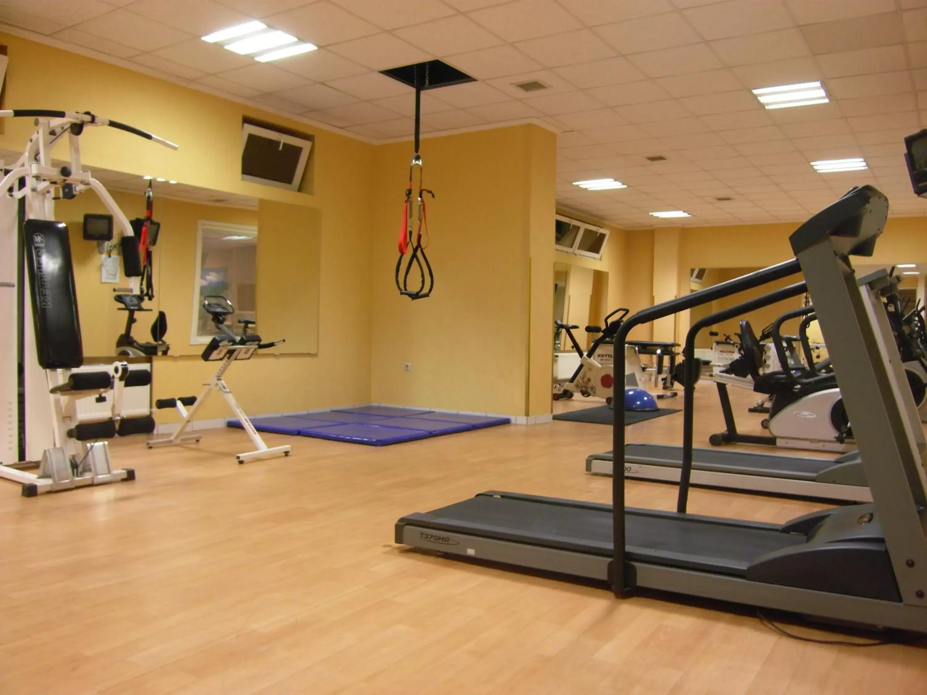 Fitness centre/facilities in Apart Hotel Best Fitness centre/facilities in Apart Hotel Best