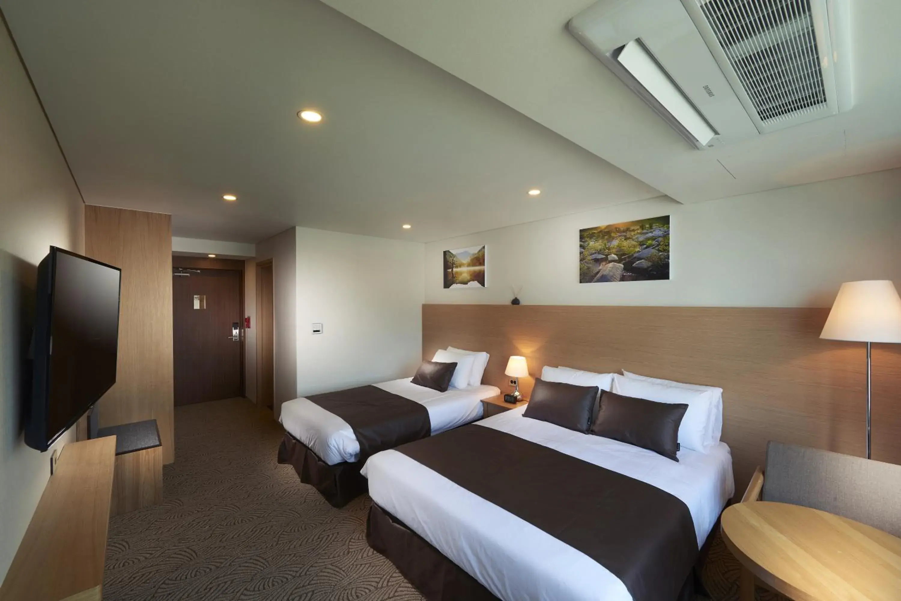 Bedroom, Bed in Benikea Jungmun Hotel Bedroom, Bed in Benikea Jungmun Hotel