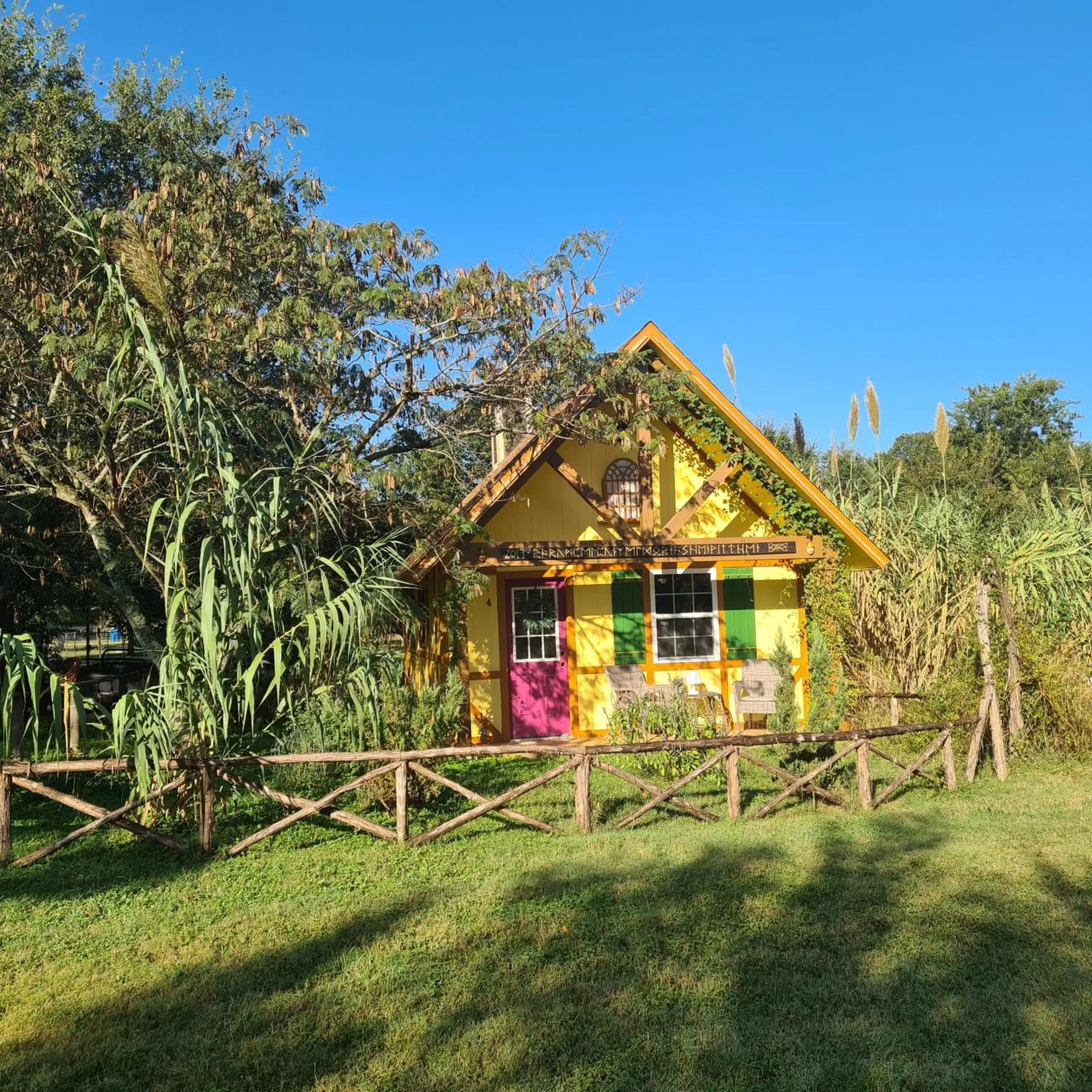 Property Building in Rarumpelpunzeldornaschenwittchen