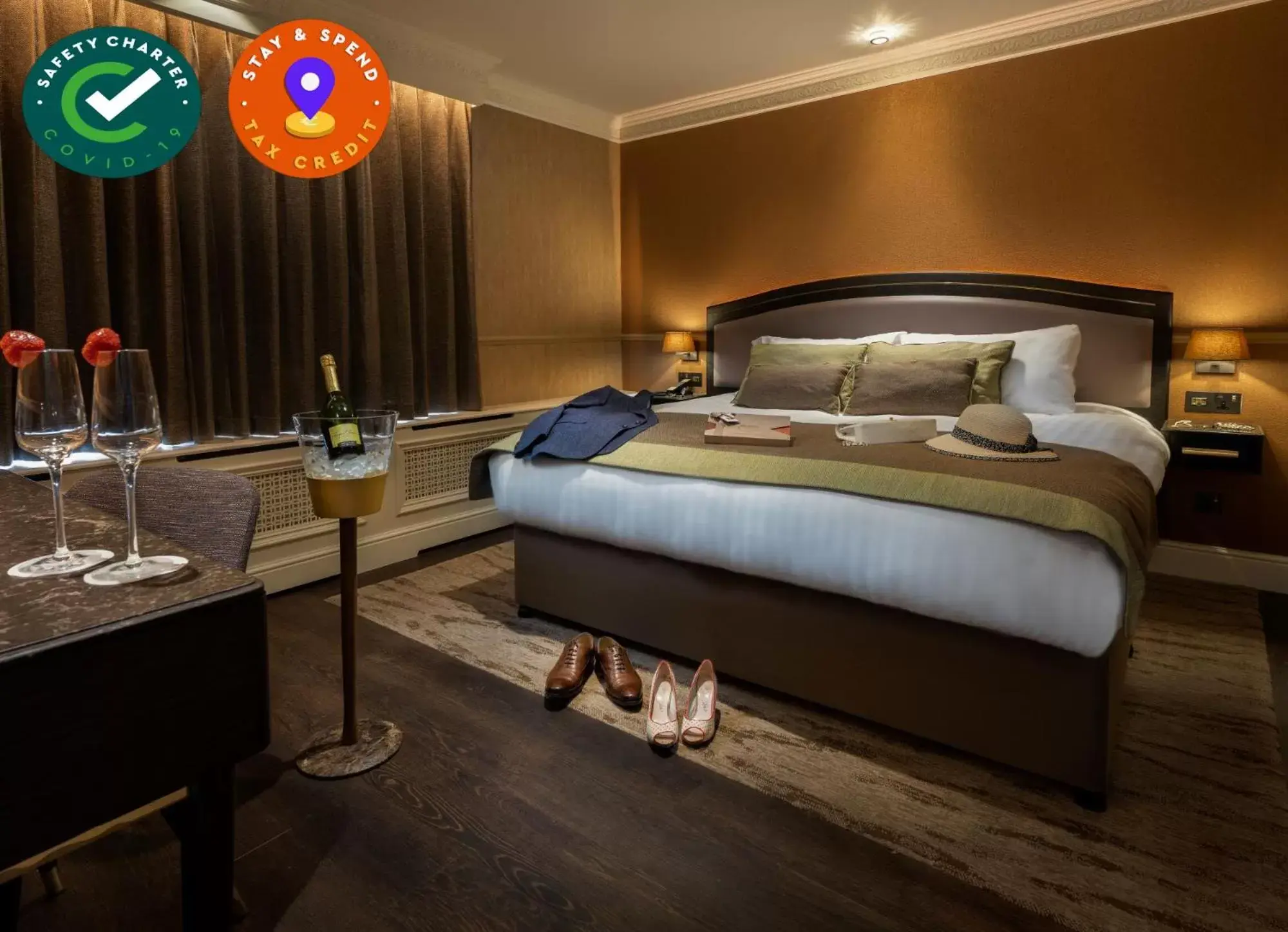 Photo of the whole room, Bed in Cassidys Hotel Photo of the whole room, Bed in Cassidys Hotel