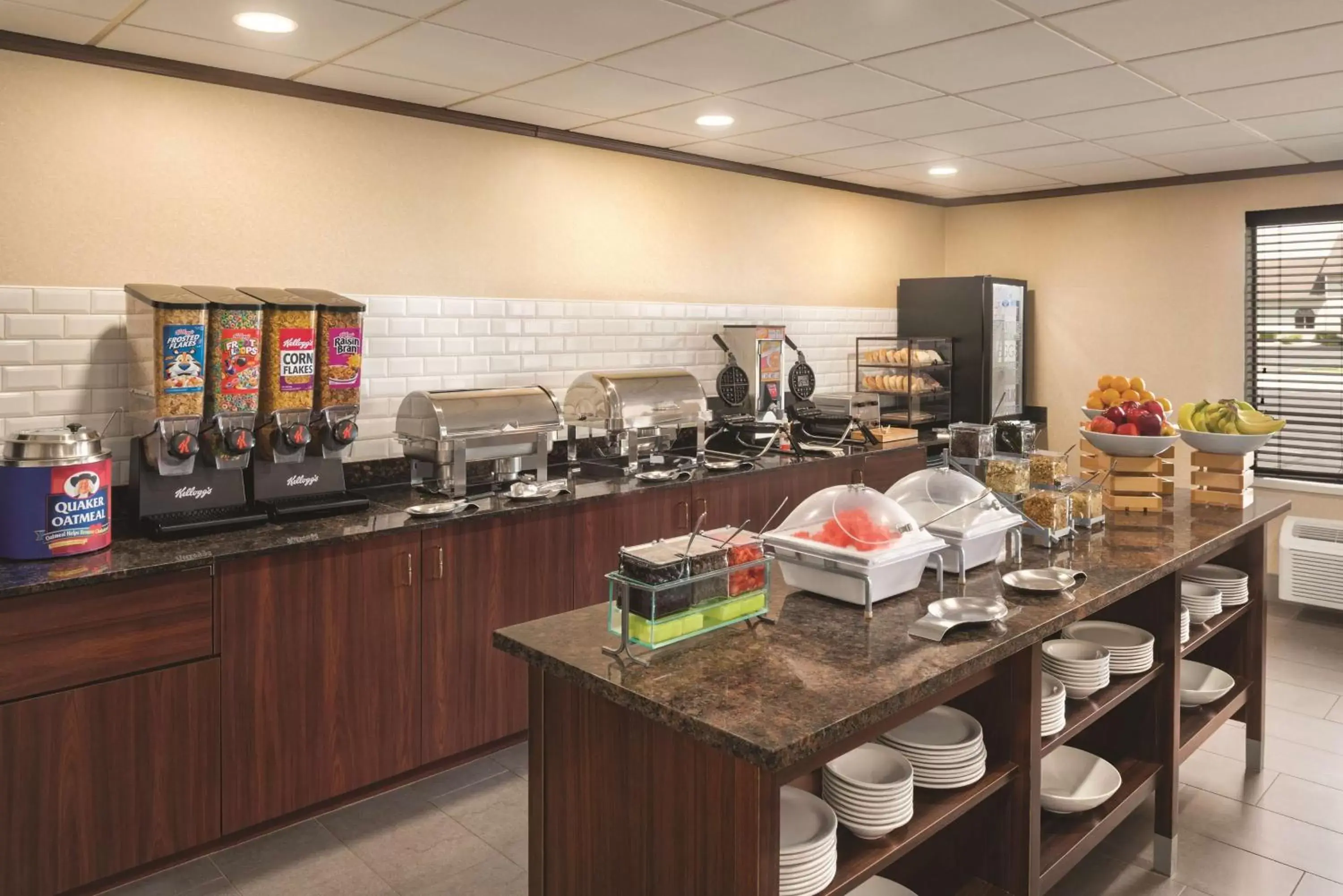Restaurant/places to eat in Country Inn & Suites by Radisson, Mt. Pleasant-Racine West, WI