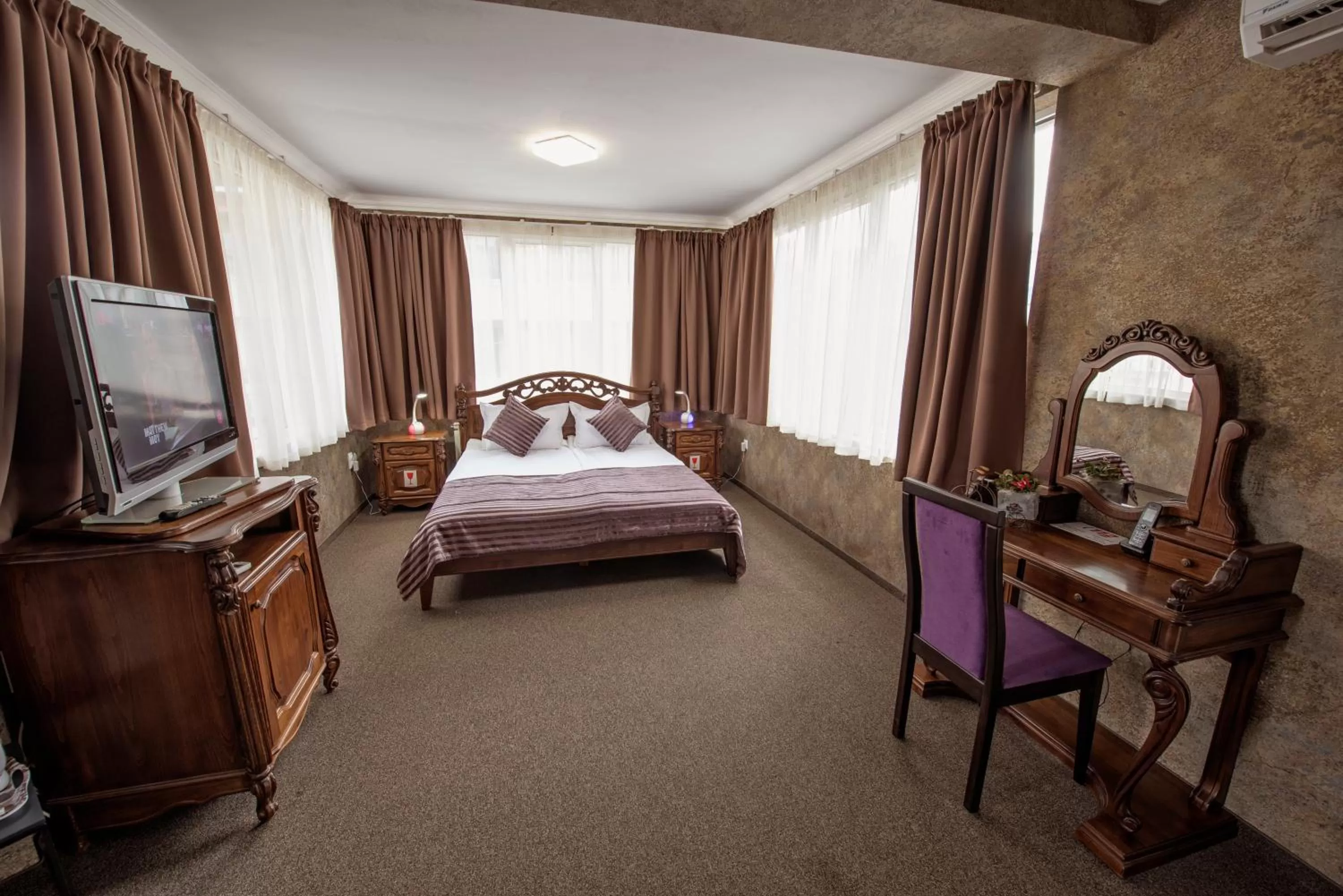 Photo of the whole room, Bed in Hotel Perfect