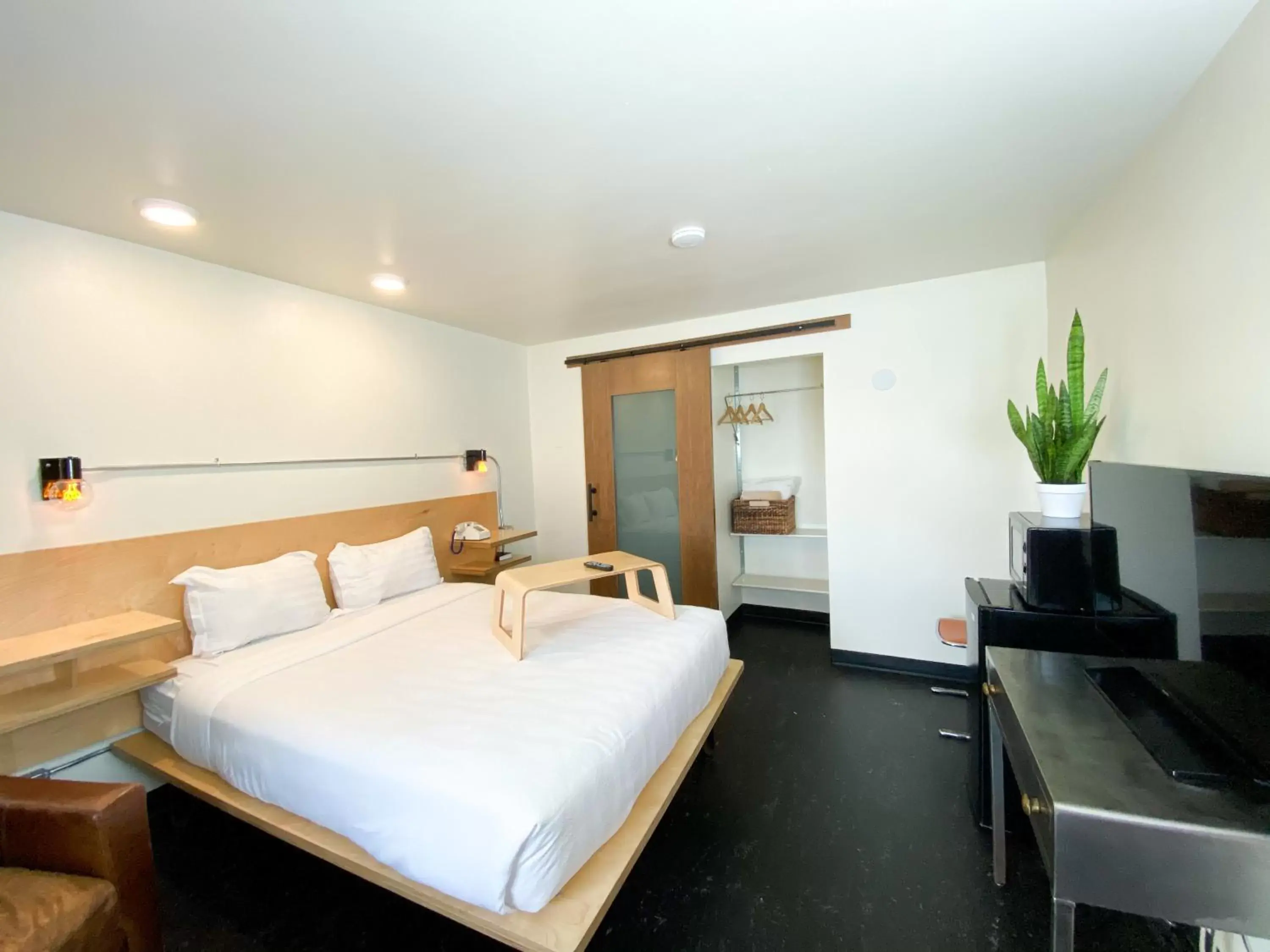 Bedroom in Hotel Corvallis