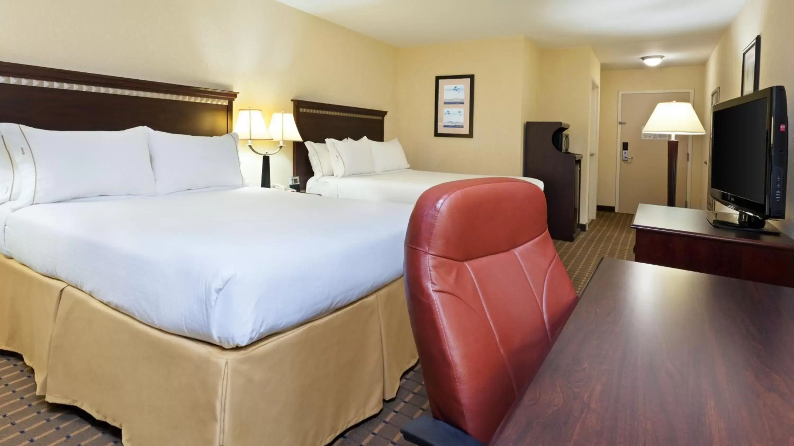 Photo of the whole room in Holiday Inn Express and Suites Allentown West, an IHG Hotel