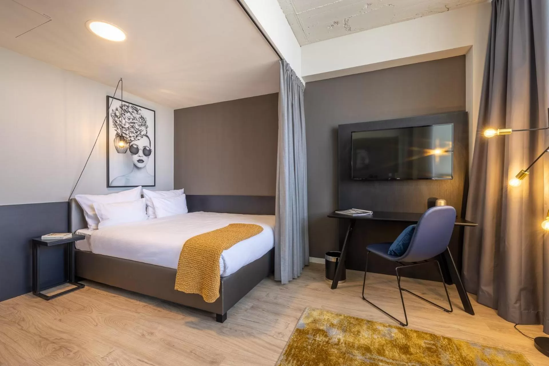 Bed in JOYN Cologne - Serviced Apartments