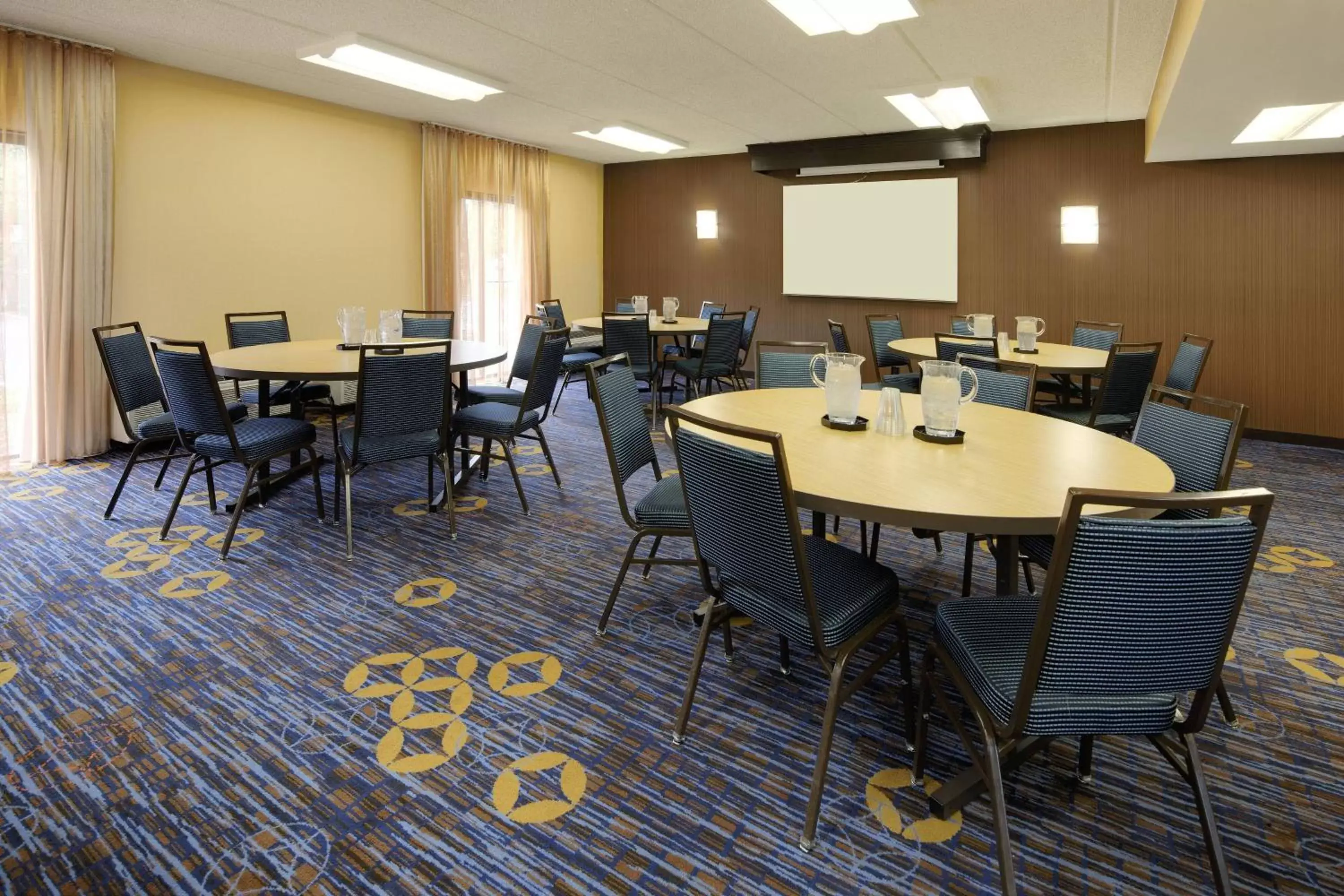 Meeting/conference room, Restaurant/Places to Eat in Courtyard Atlanta Marietta/I-75 North