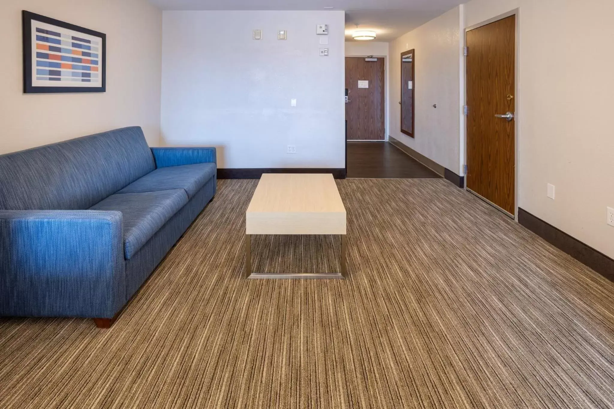 Photo of the whole room, Seating Area in Holiday Inn Express Hotel & Suites Salisbury - Delmar, an IHG Hotel