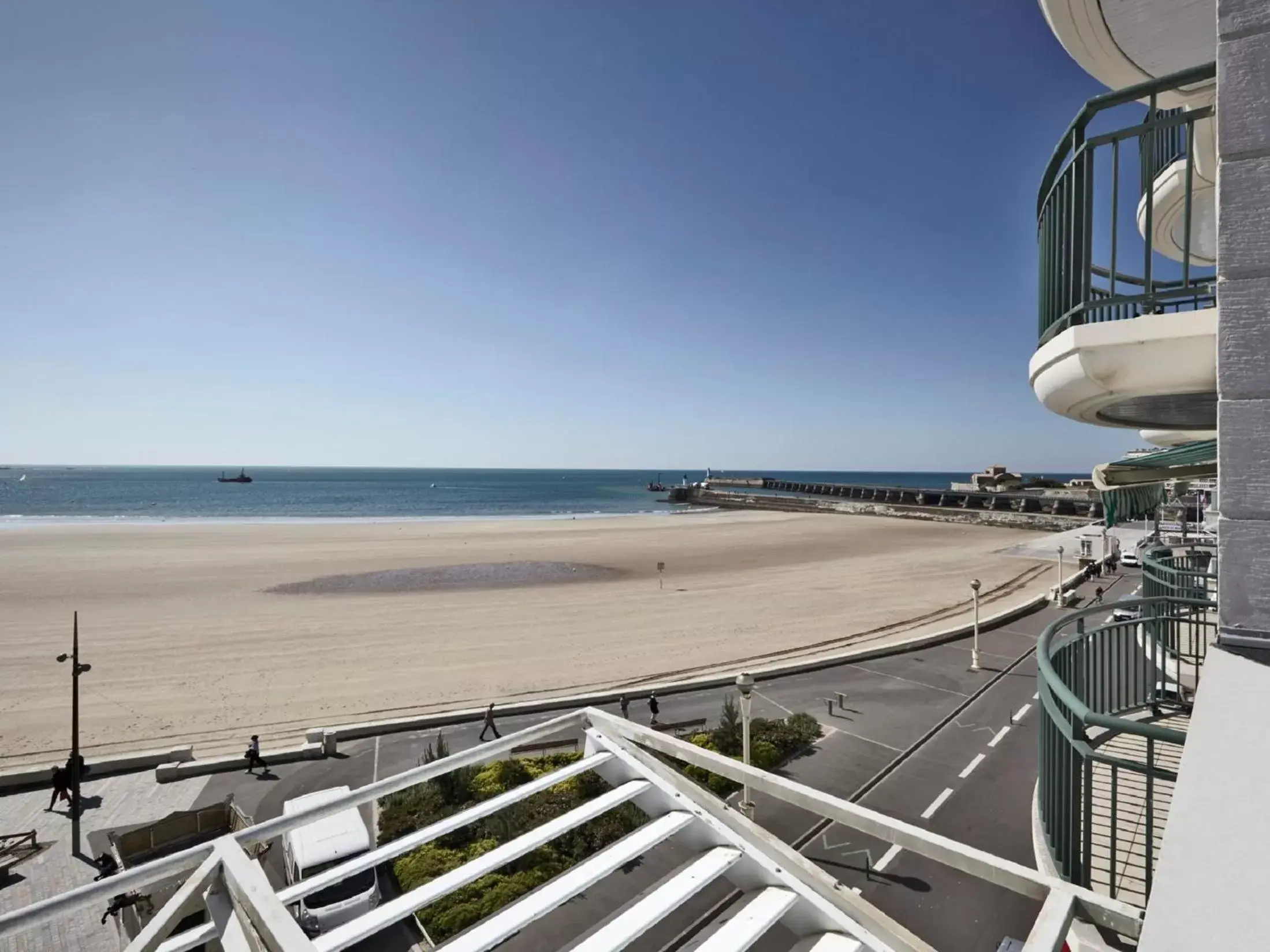 Beach in Kyriad Prestige Les Sables d'Olonne - Plage - Centre des Congrès