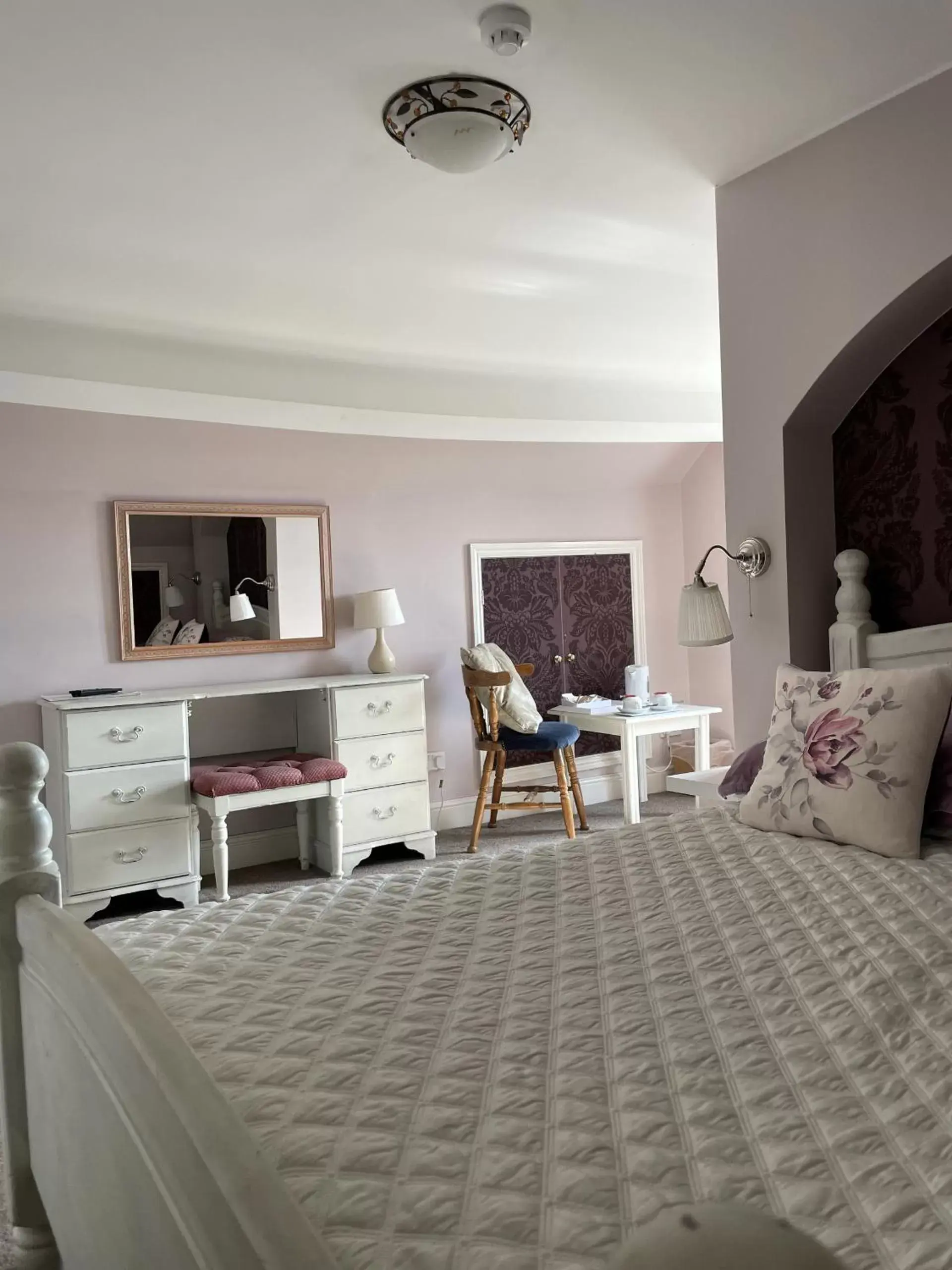 Standard Double Room in The Eagle Tavern Standard Double Room in The Eagle Tavern