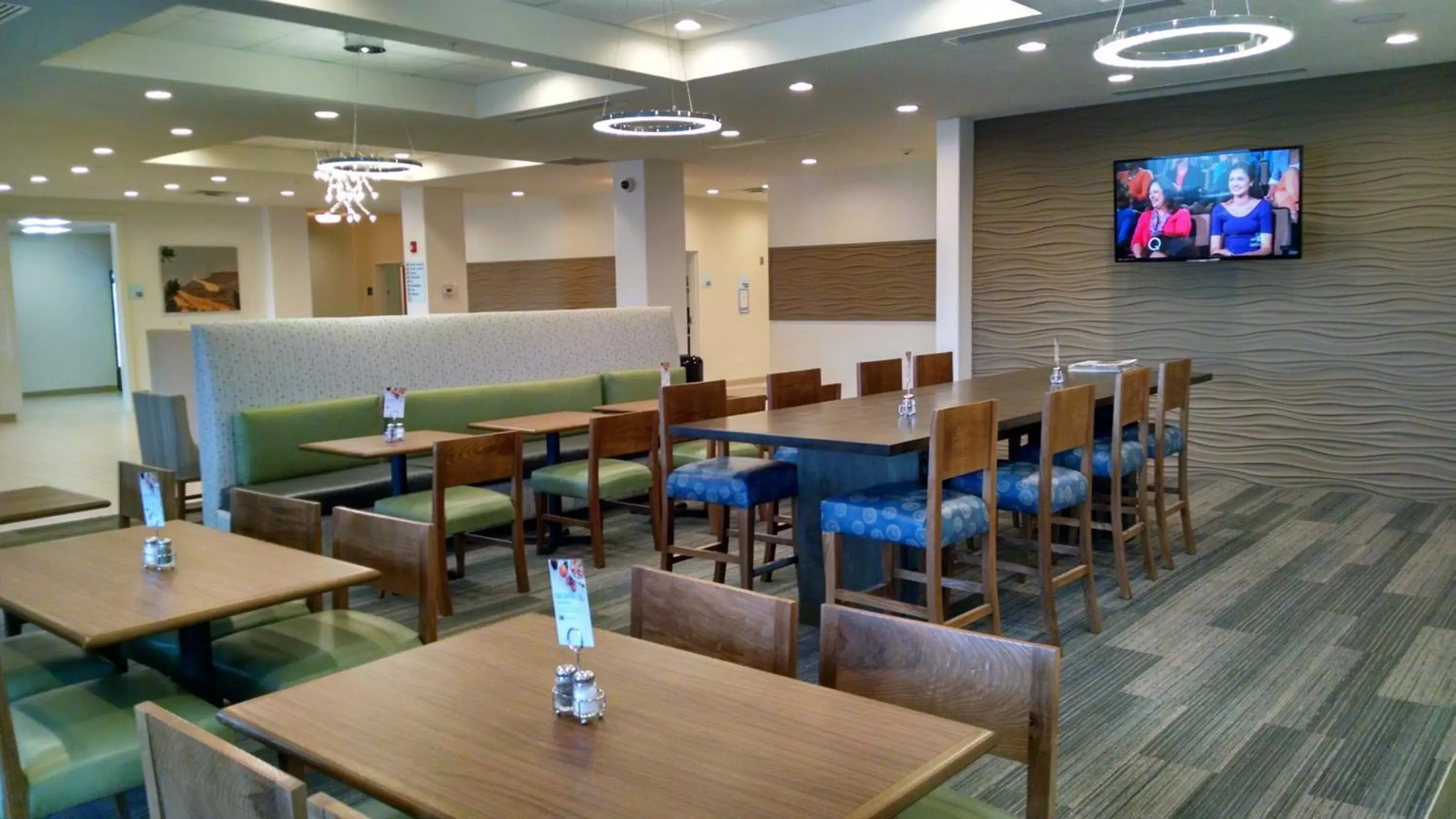 Breakfast, Restaurant/Places to Eat in Holiday Inn Express & Suites Price, an IHG Hotel