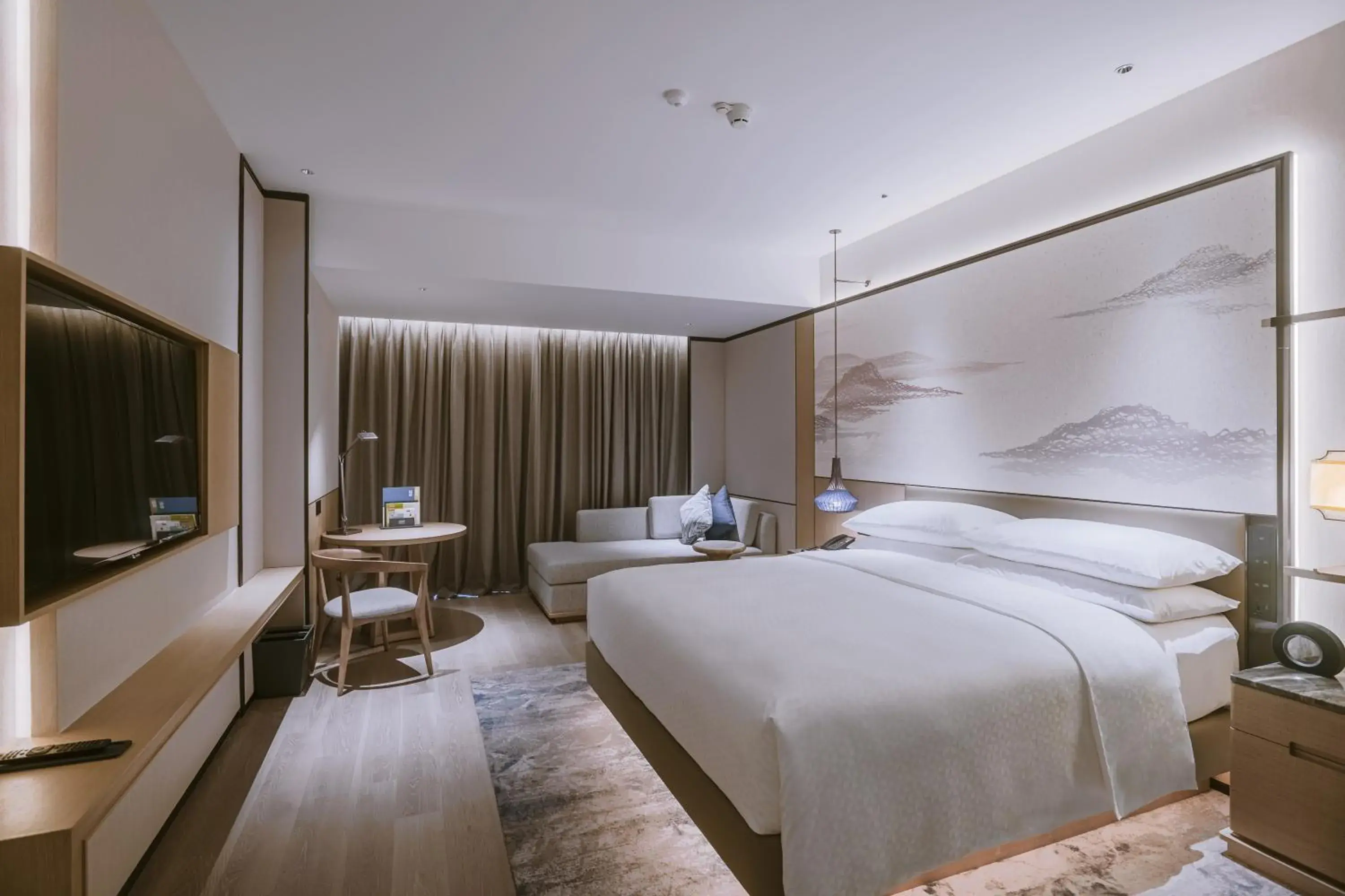 Bed in Four Points by Sheraton Suzhou, Wuzhong