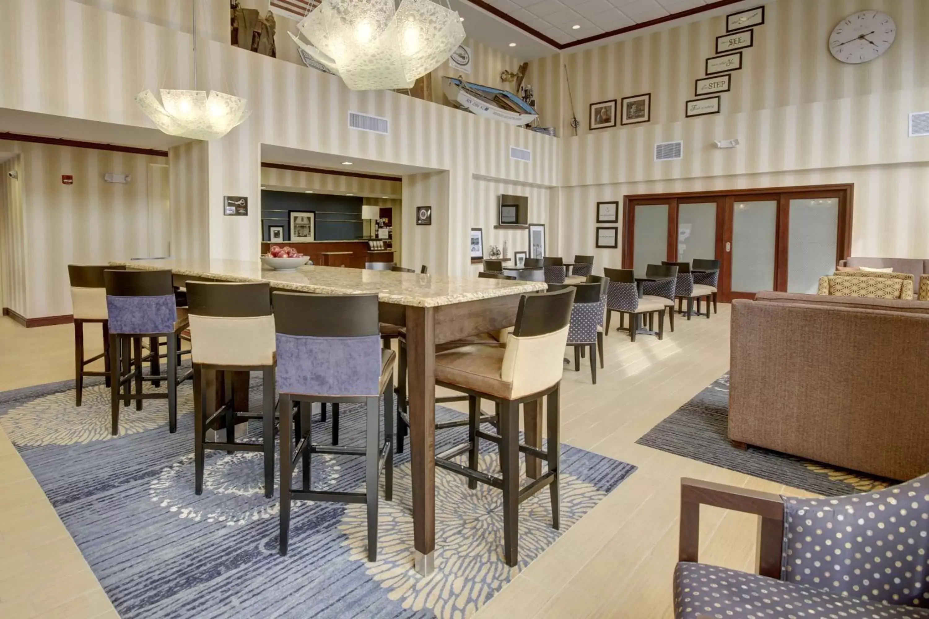 Lobby or reception, Restaurant/Places to Eat in Hampton Inn and Suites Alexandria