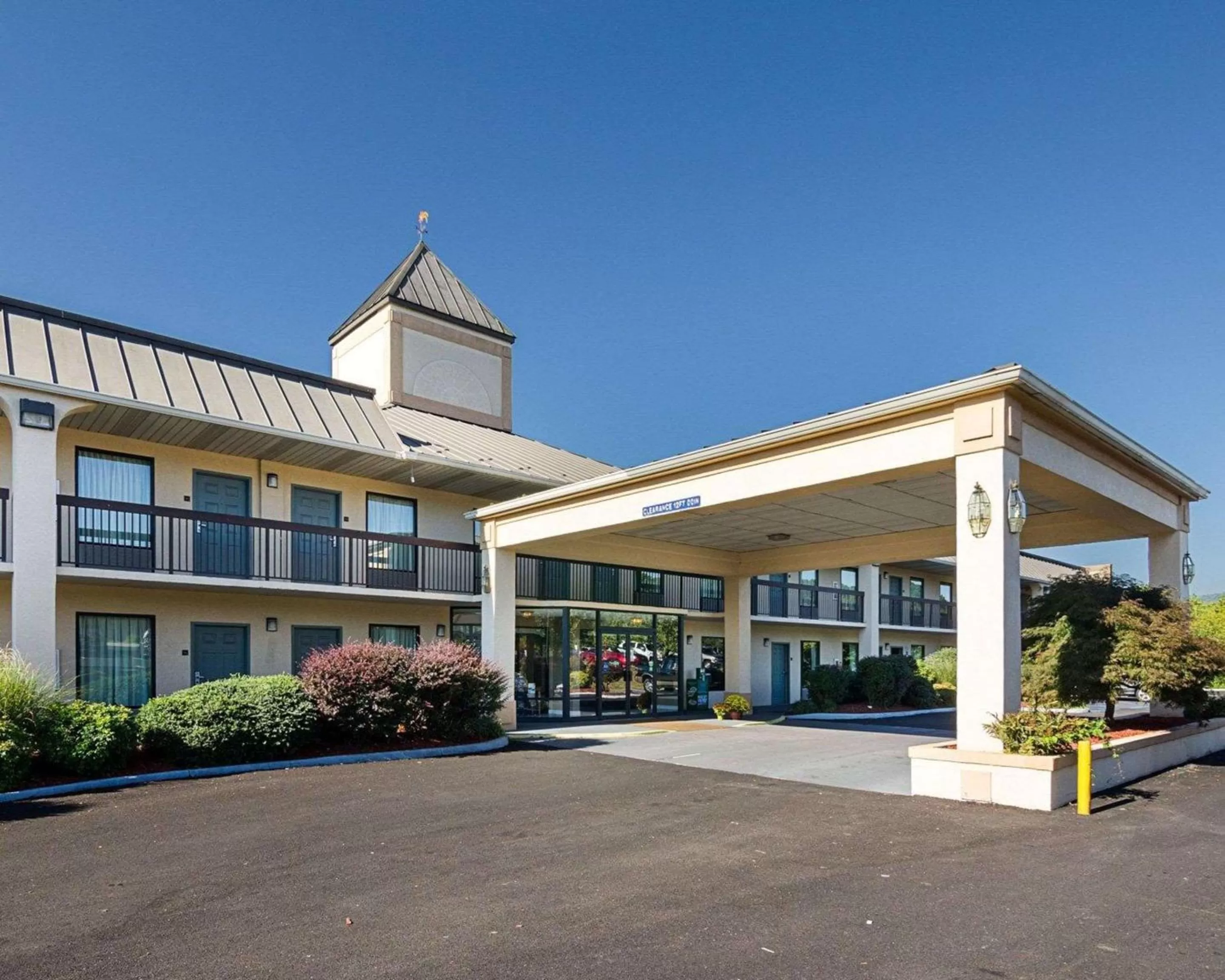Property building in Quality Inn Troutville - Roanoke North