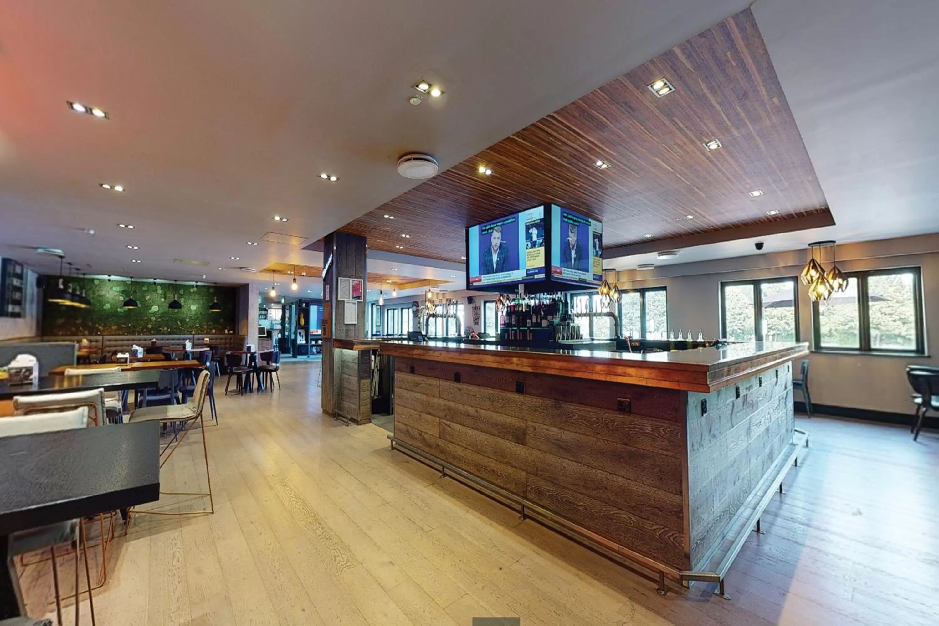 Restaurant/places to eat in Village Hotel Coventry