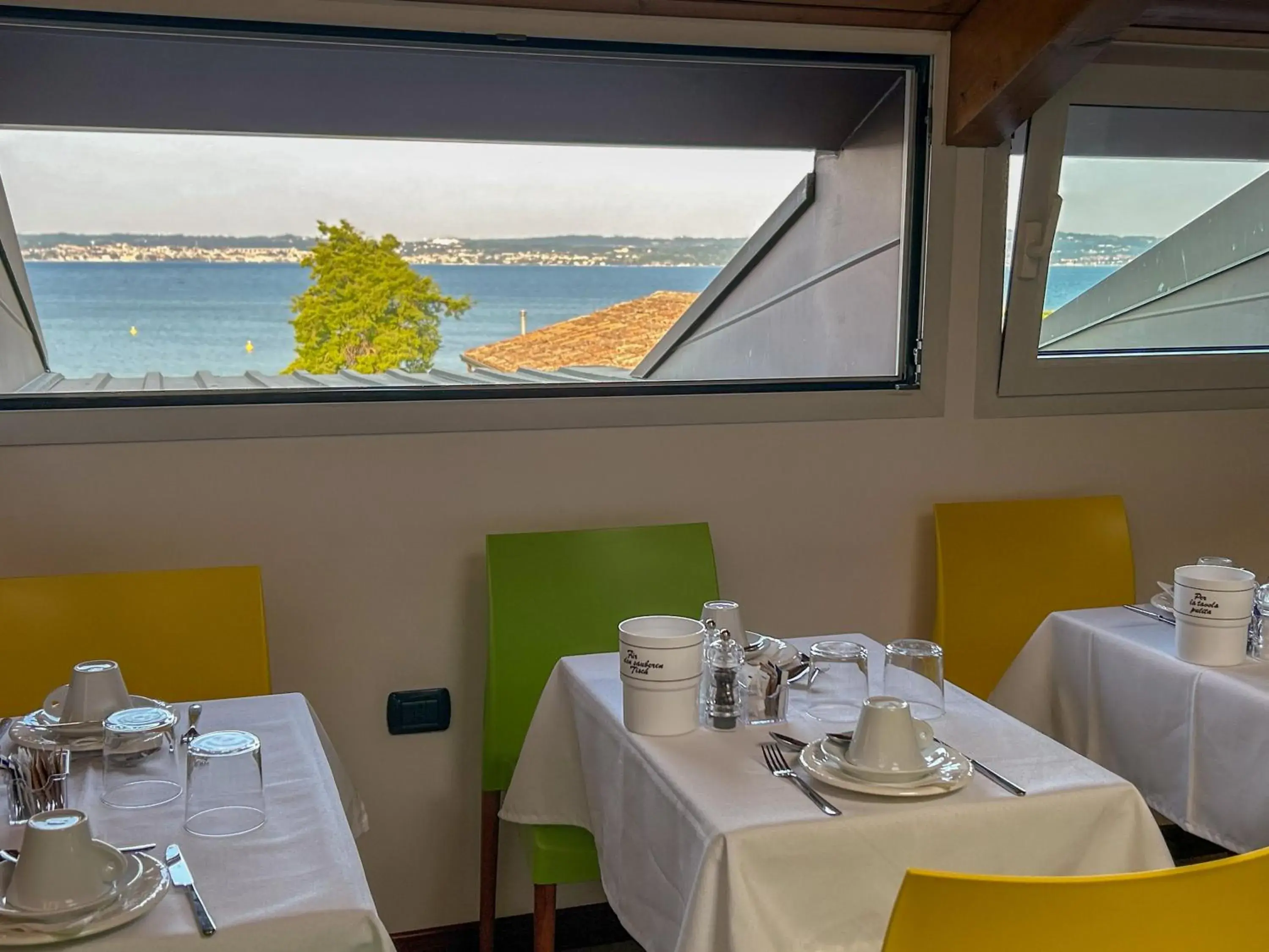 Balcony/Terrace, Restaurant/Places to Eat in Hotel Mavino
