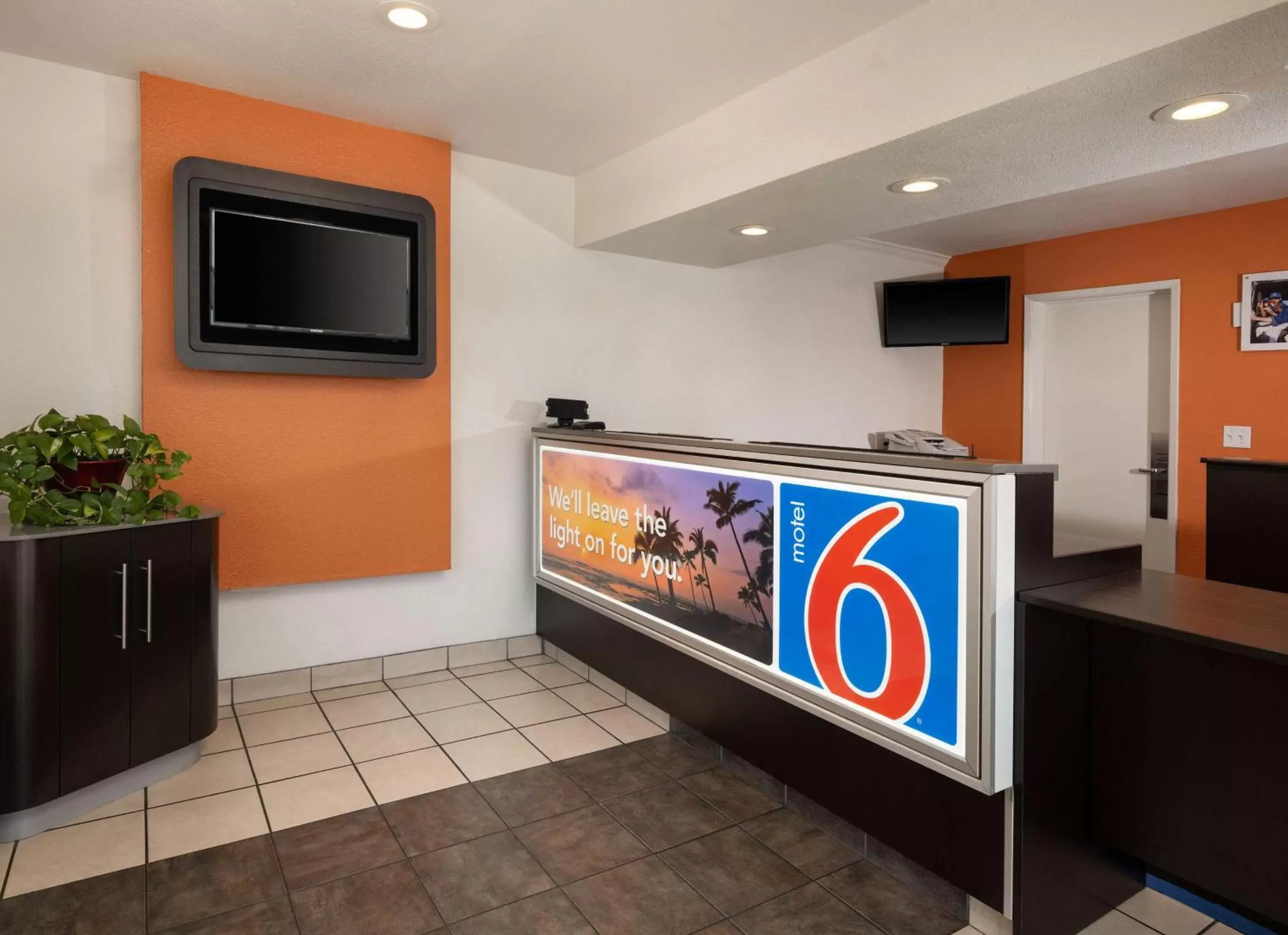 Lobby or reception, Lobby/Reception in Motel 6-San Luis Obispo, CA - North